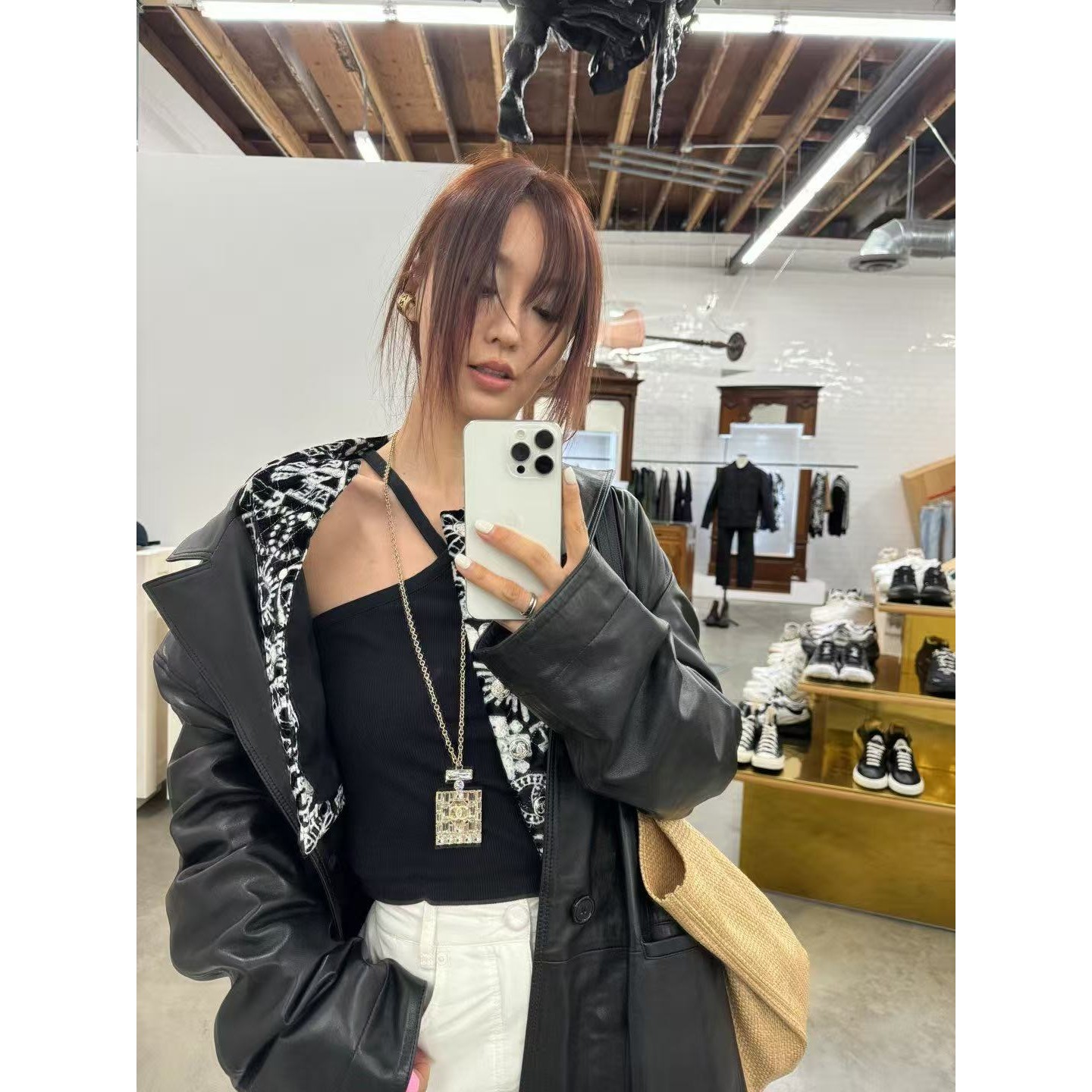<p>CHANEL&nbsp;香水瓶水钻项链</p>