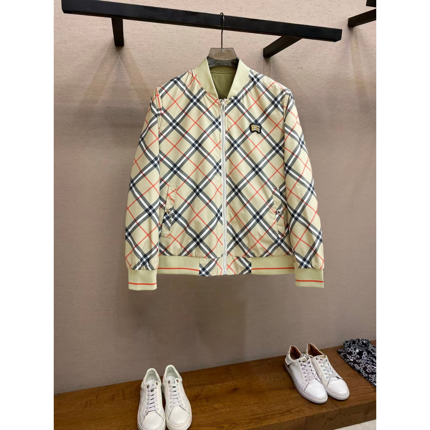 <p>BURBERRY 夹克外套(雙面穿)</p>
