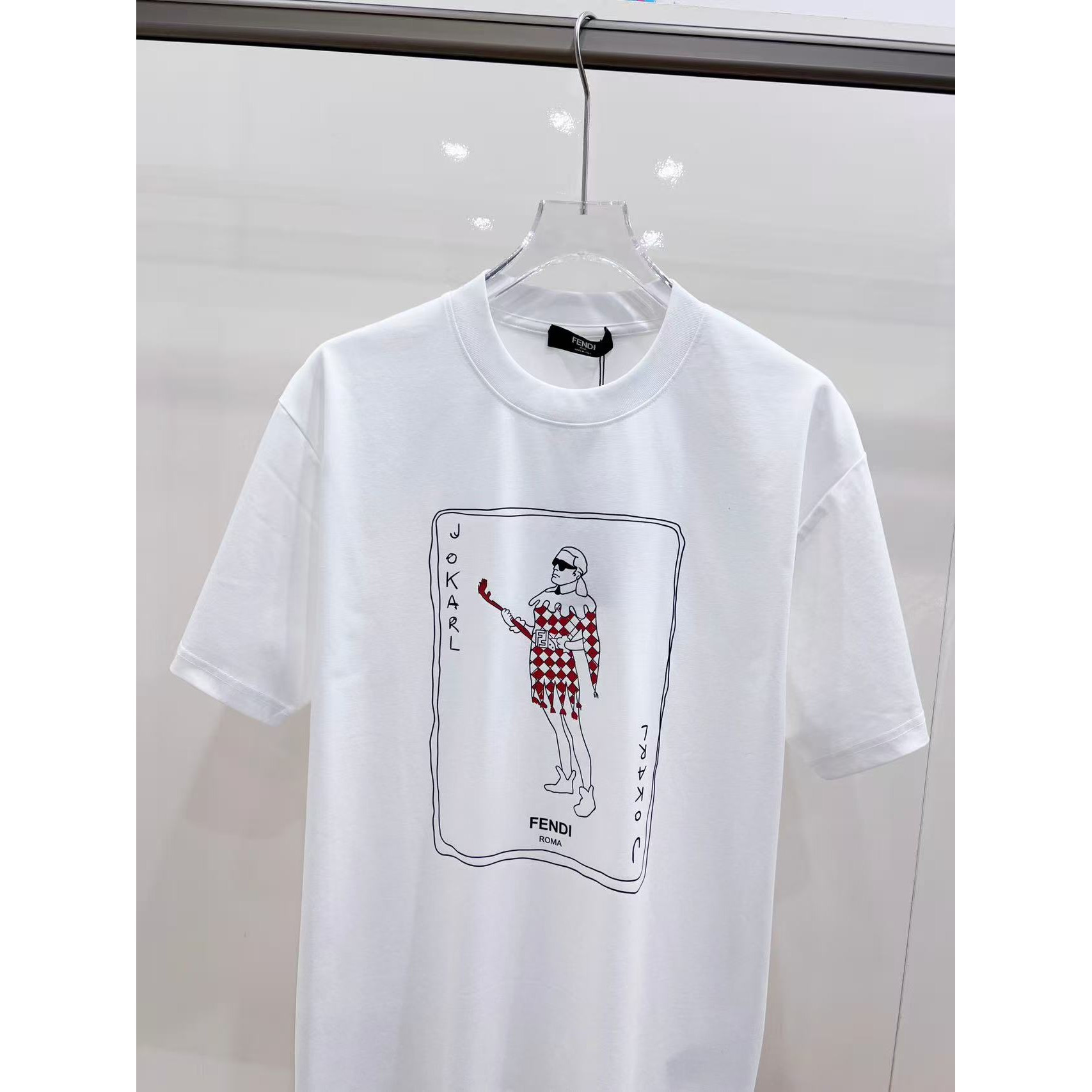 <p>FENDI 扑克牌印花短袖t恤(白)&nbsp;</p>