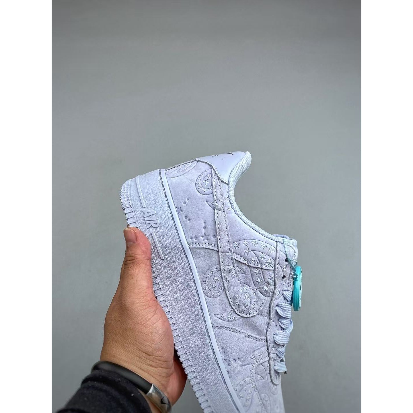 <p>NIKE AIR FORCE 1 '07 LV8 (白)</p>