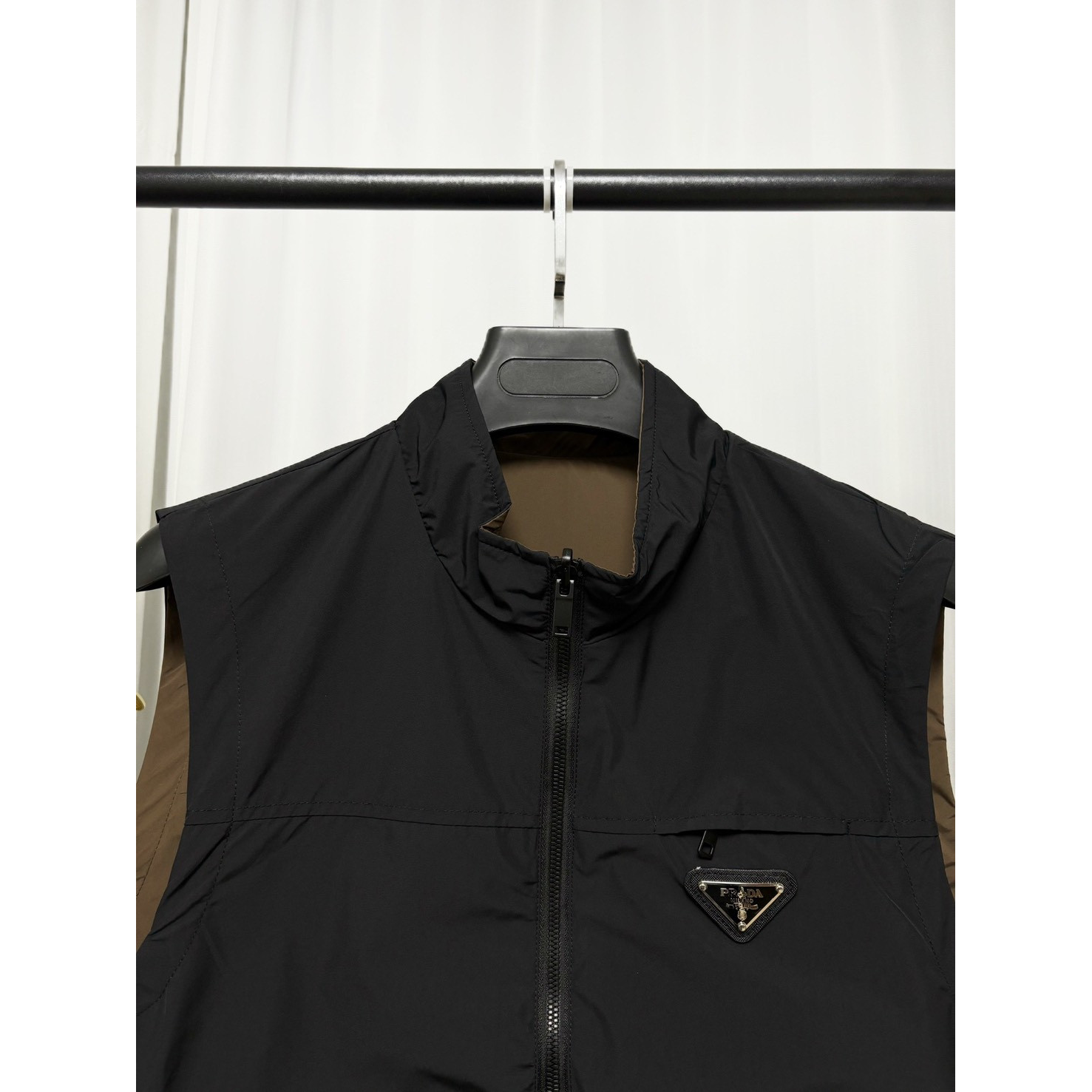 <p>Prada 双面马甲外套</p>