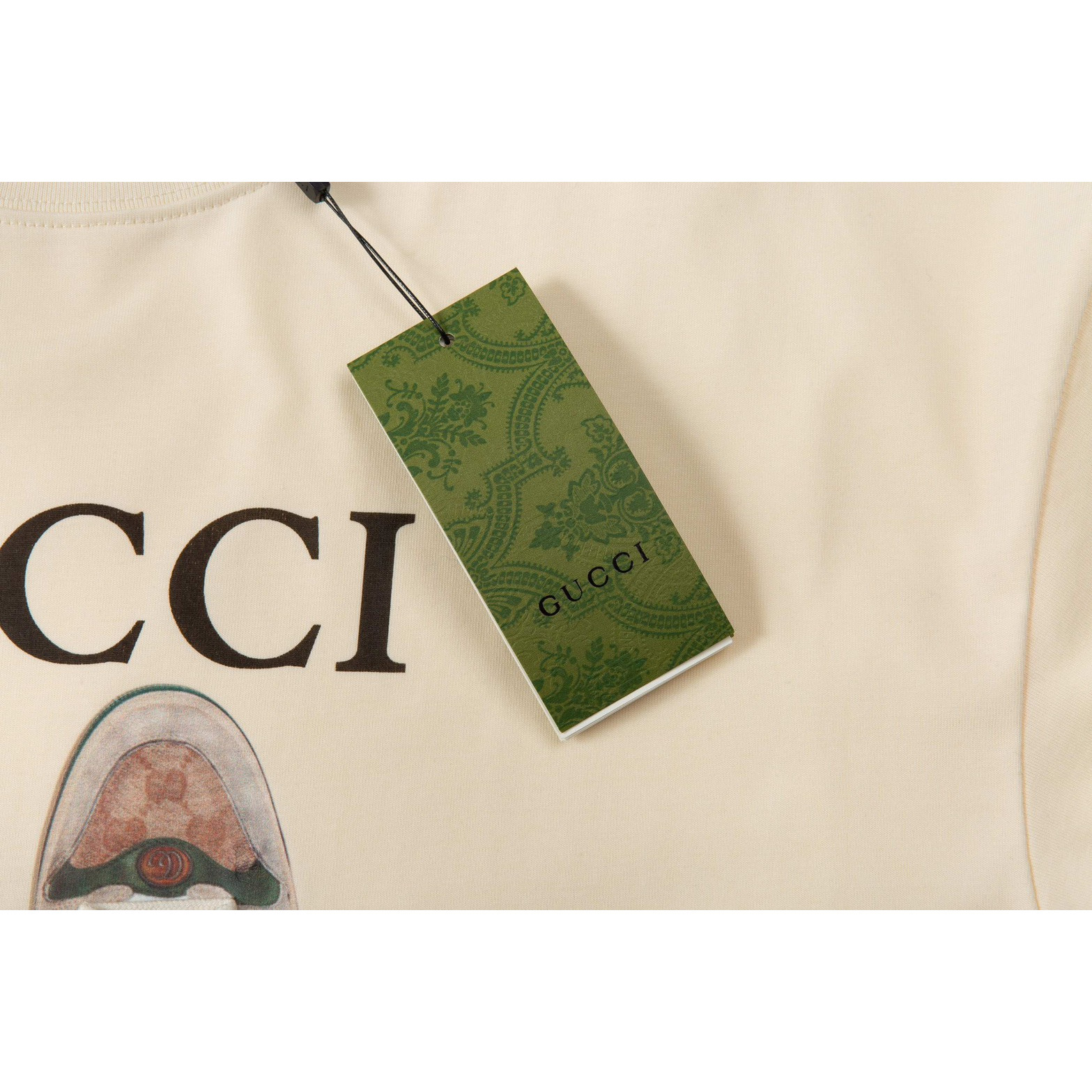 <p>GUCCI 数码印花 短袖T恤(杏)</p>