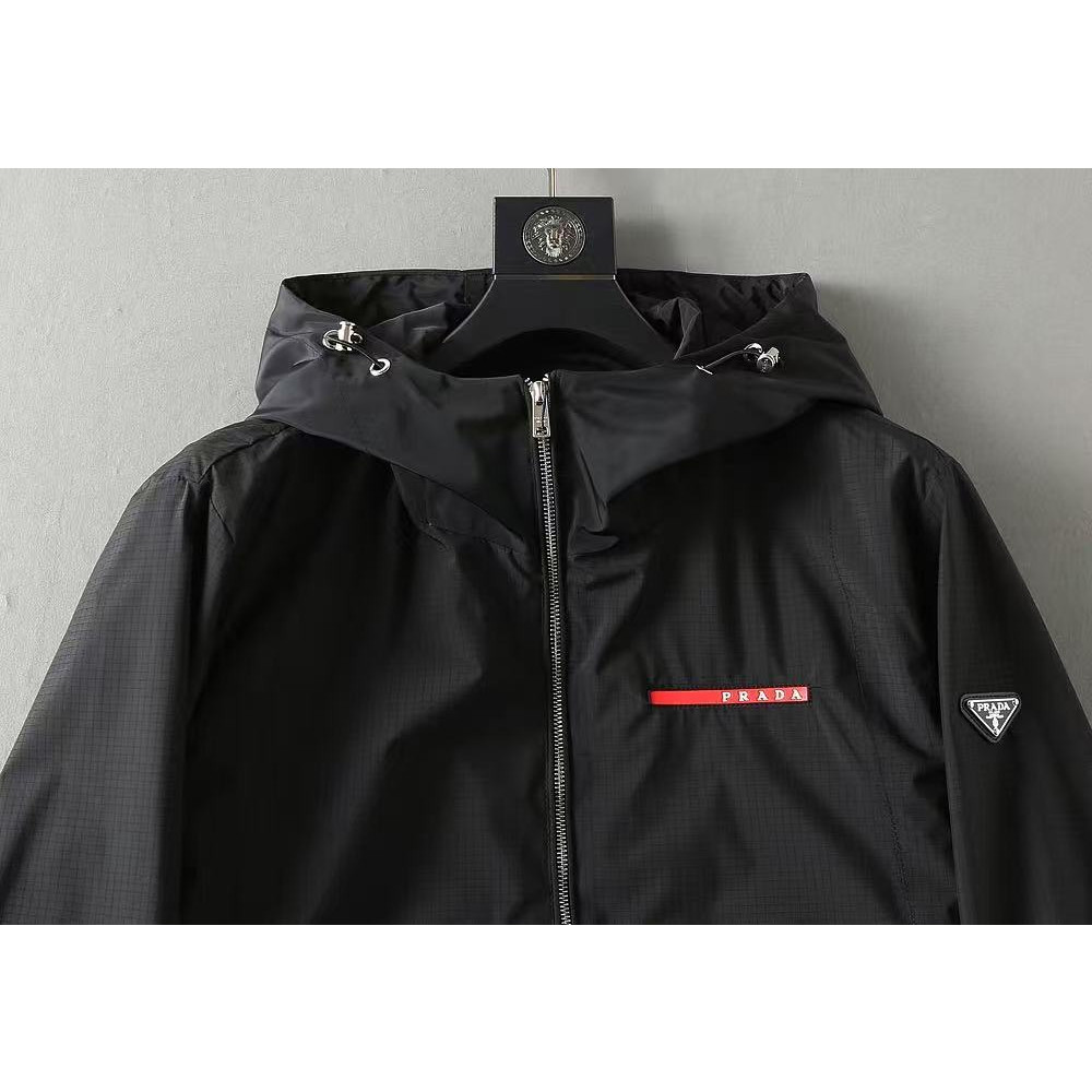 <p>PRADA&nbsp;男士夹克外套(800871)</p>