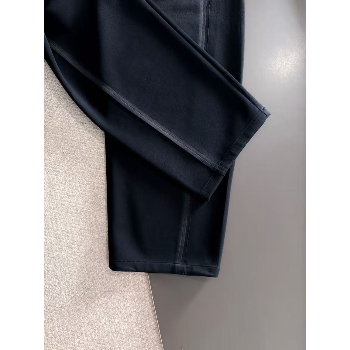 <p>BURBERRY 秋冬新款松紧带休闲裤(黑)</p>