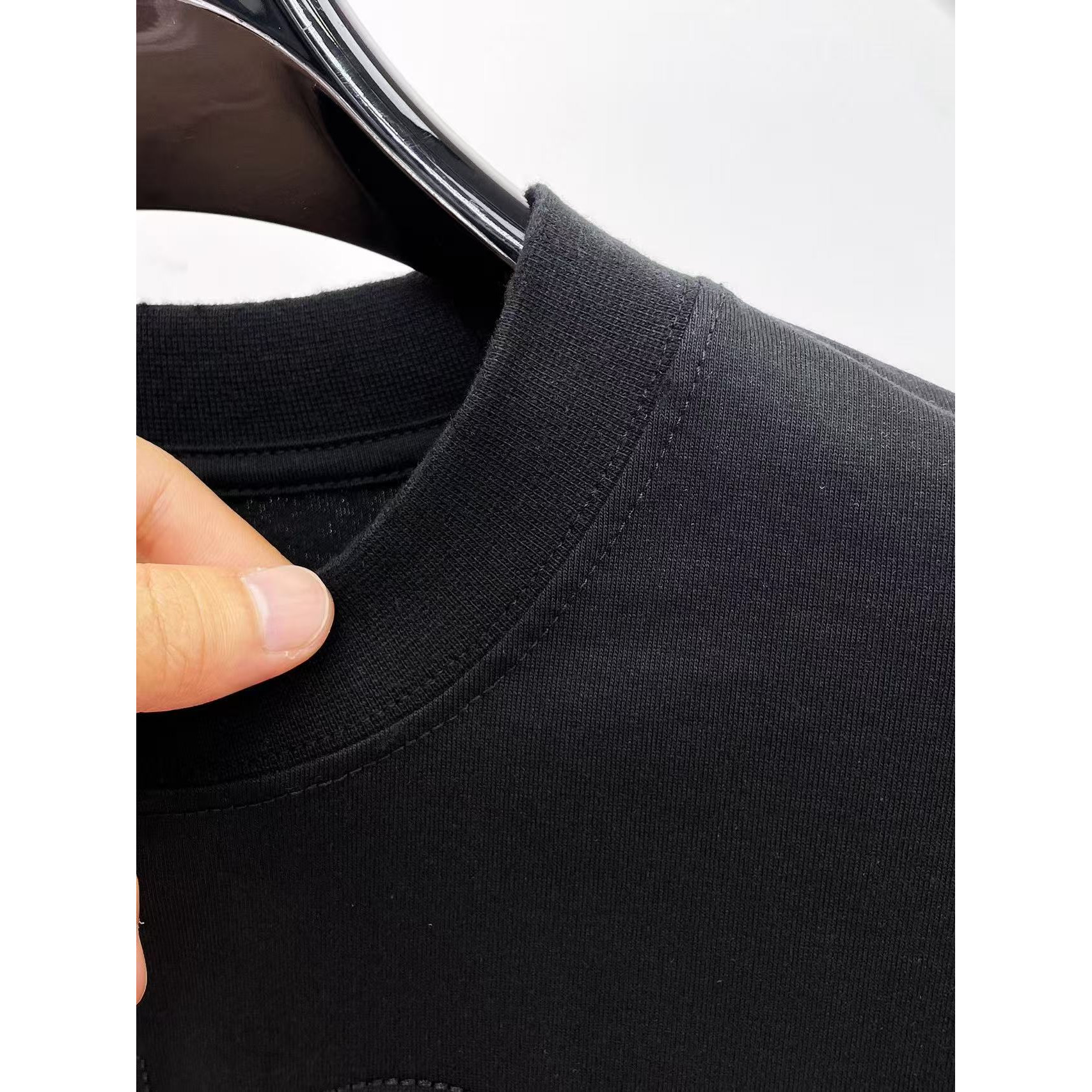 <p>Balenciaga 专柜新款短袖T恤(黑)</p>