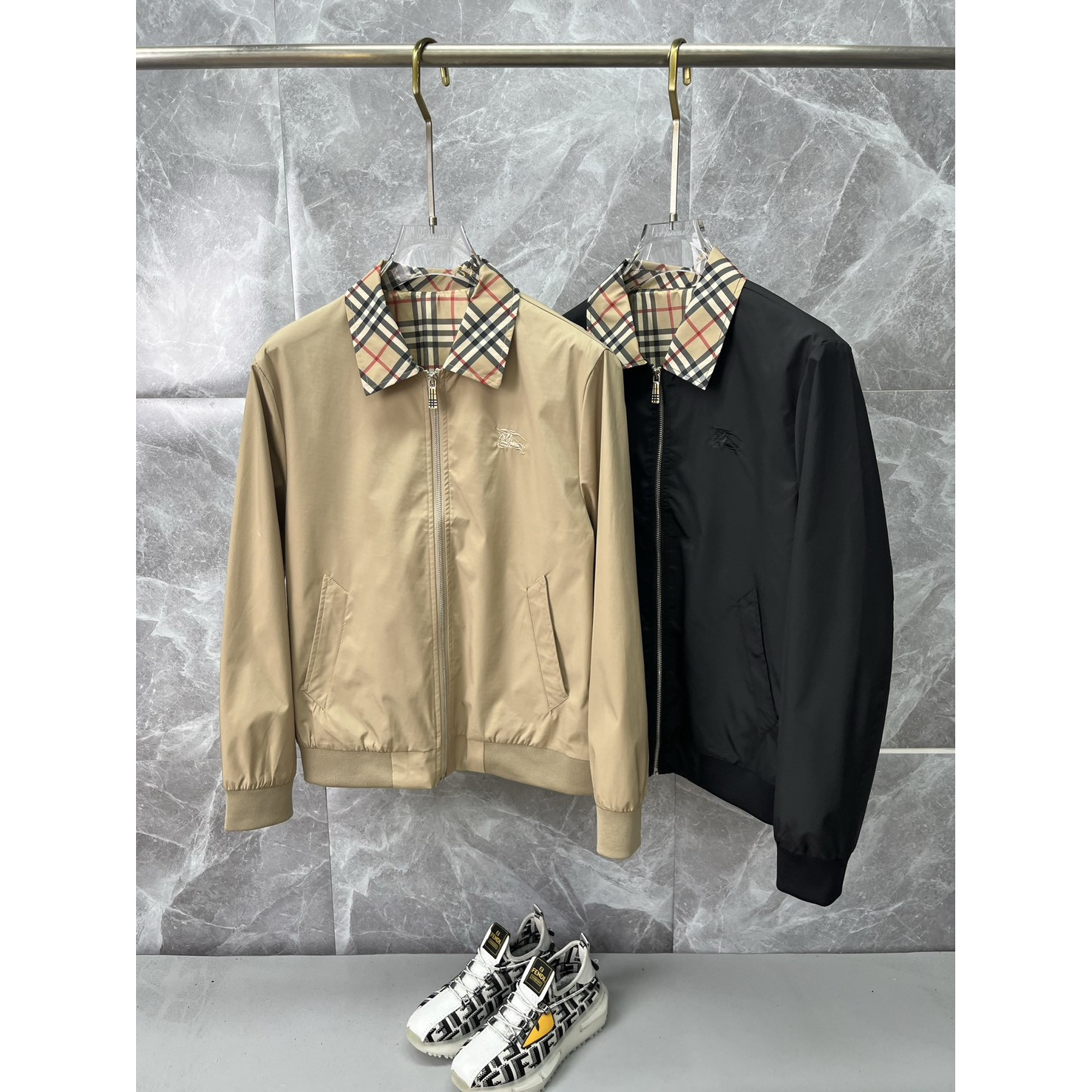 <p>BURBERRY 翻领夹克外套(黑)</p>