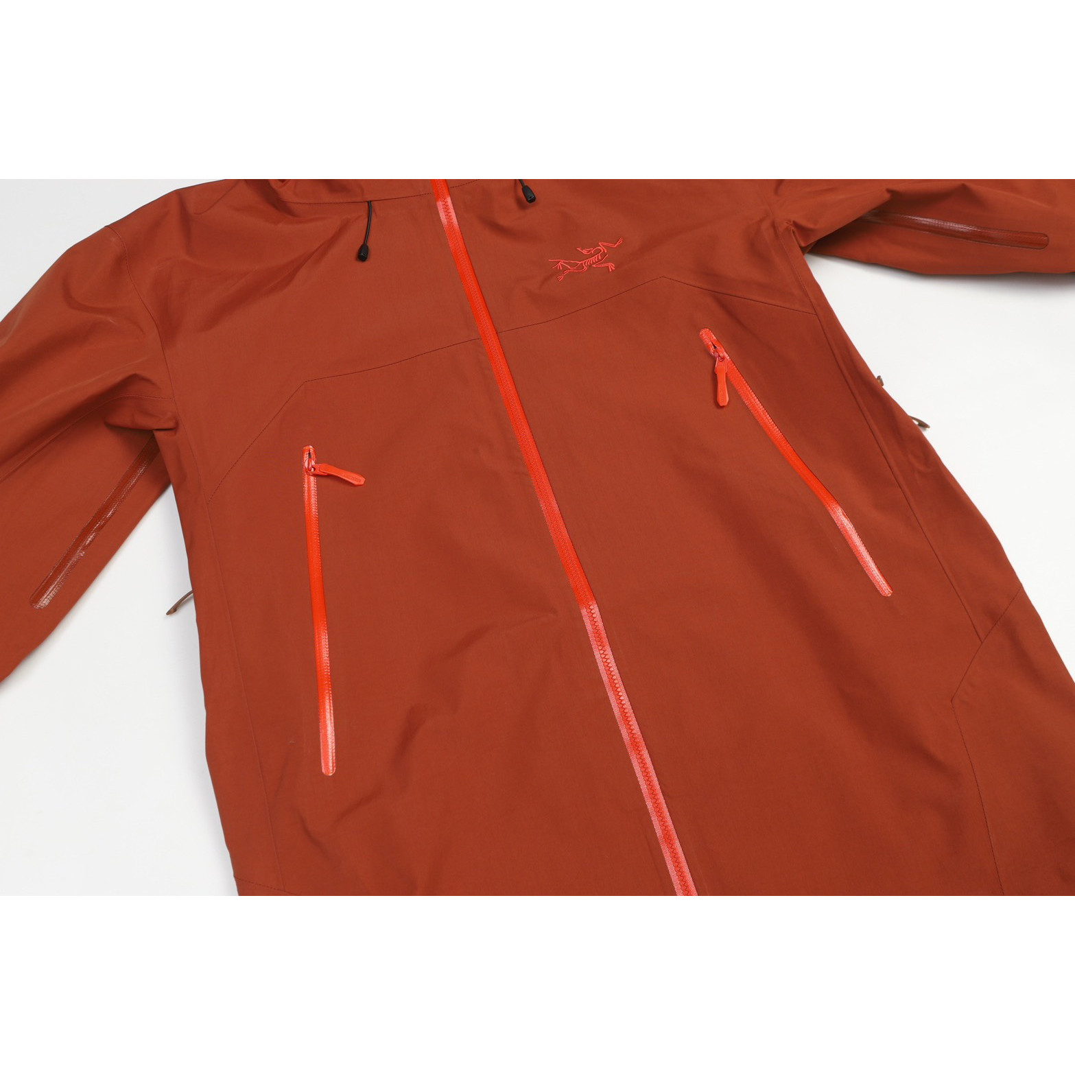 <p>Arc'teryx Bate SL 轻质透气连帽冲锋衣(橙)</p>