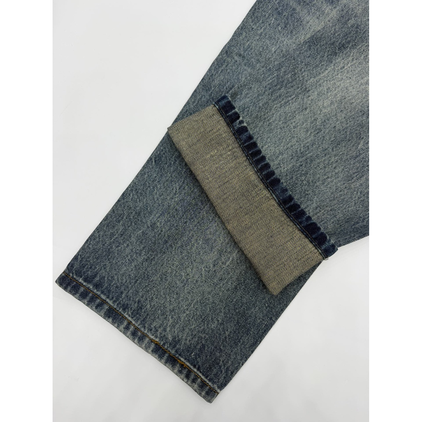 <p>BURBERRY 阔腿直筒牛仔裤(D5621#)</p>