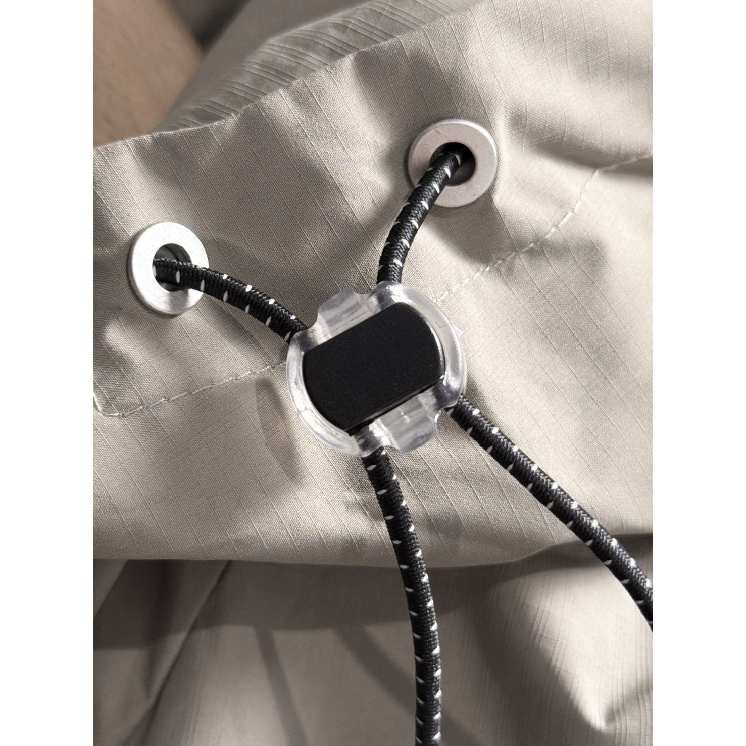 <p>DIOR&nbsp;最新款拉链风衣冲锋衣防水夹克外套</p>