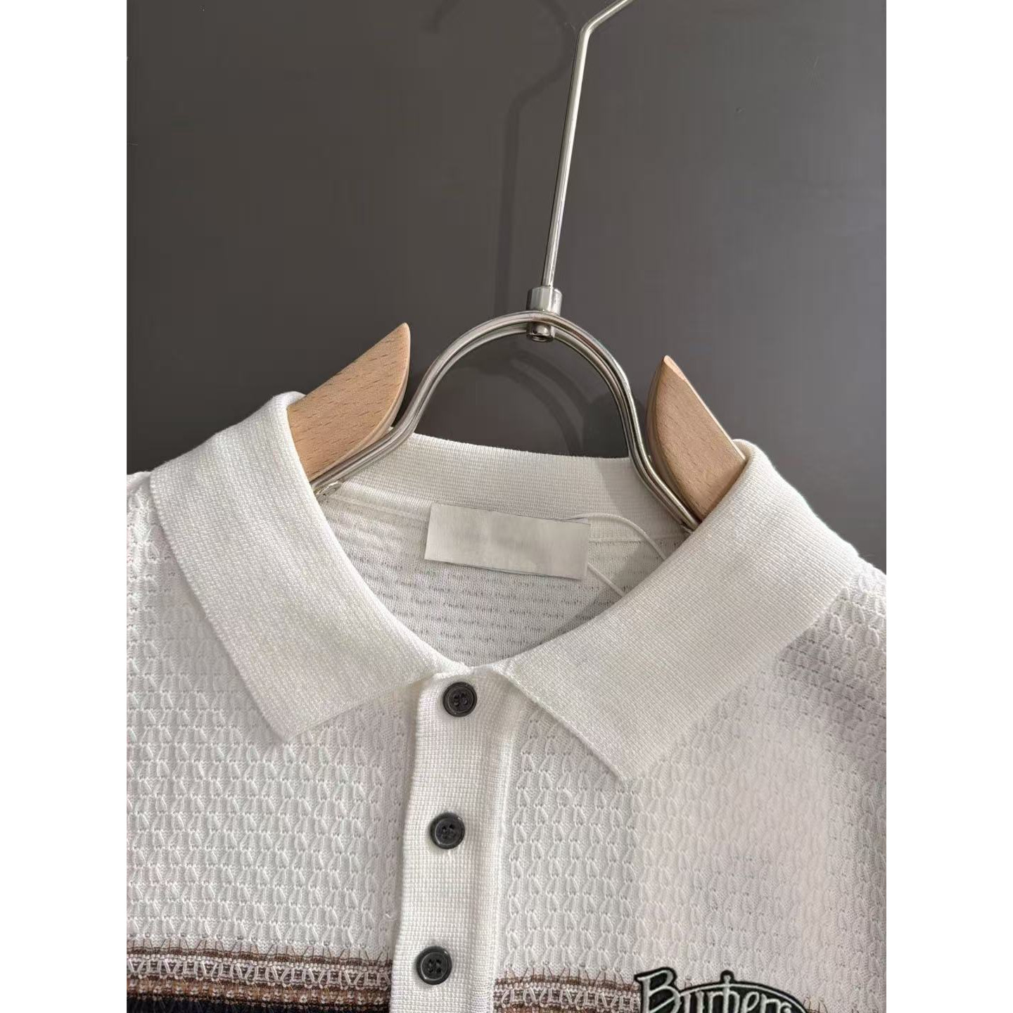 <p>BURBERRY&nbsp;男款短袖T恤(786898)</p>