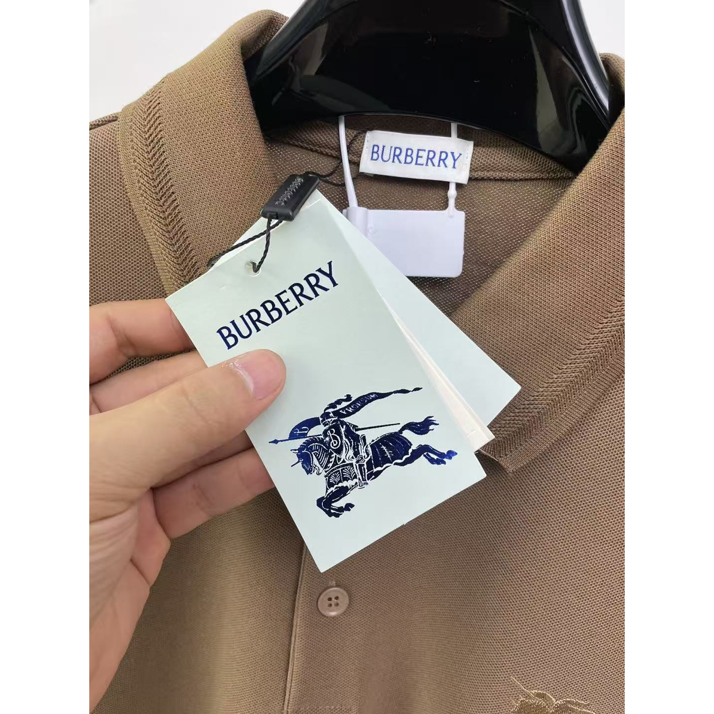 <p>BURBERRY 长袖Polo衫(棕)</p>