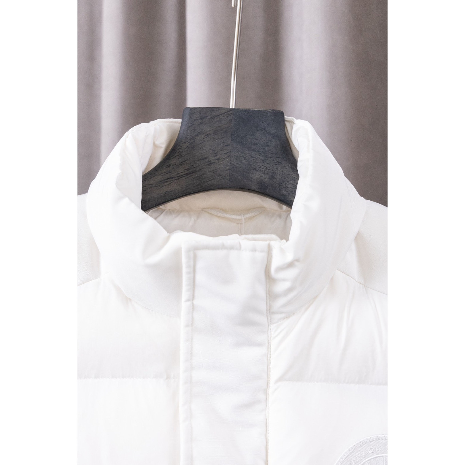 <p>Canada Goose Paradigm Freestyle Vest 2057MW羽绒服马甲(白色)</p>