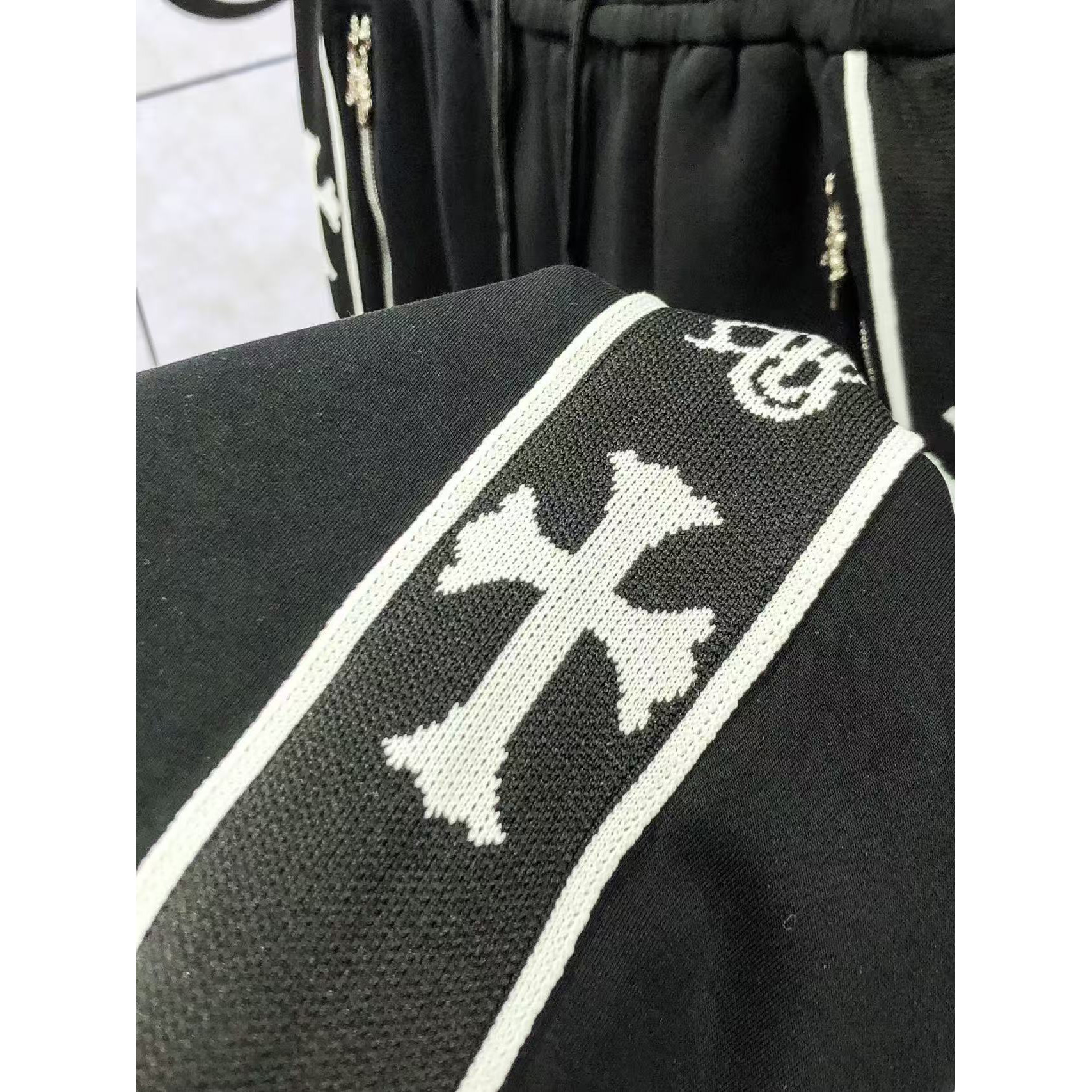 <p>LV&nbsp;高品质时尚休闲裤(782943)</p>