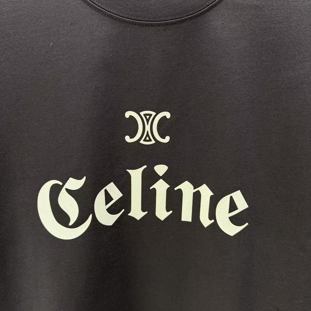 <p>CELINE 短袖T恤(棕)</p>