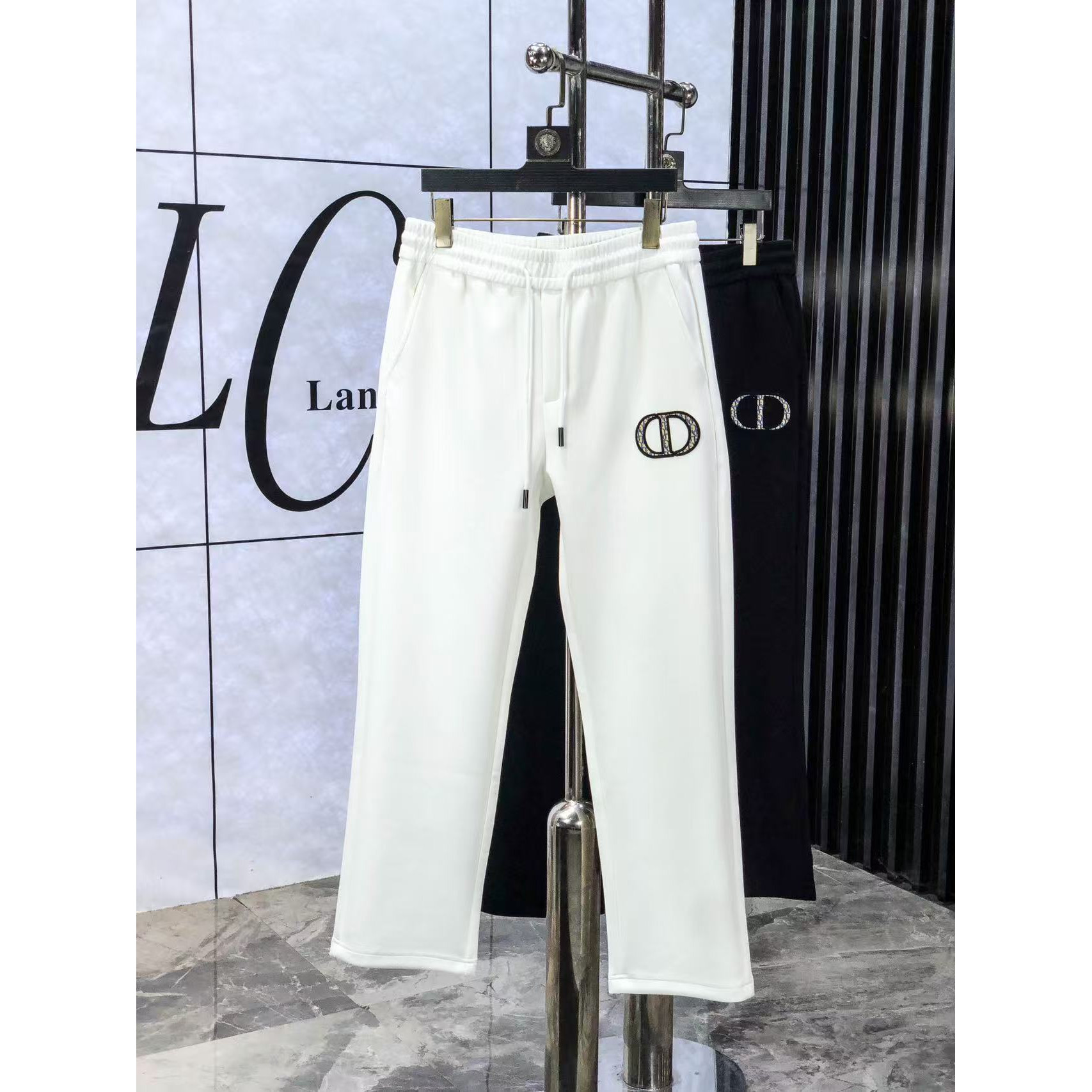 <p>DIOR&nbsp;高品质时尚休闲裤(782950)</p>