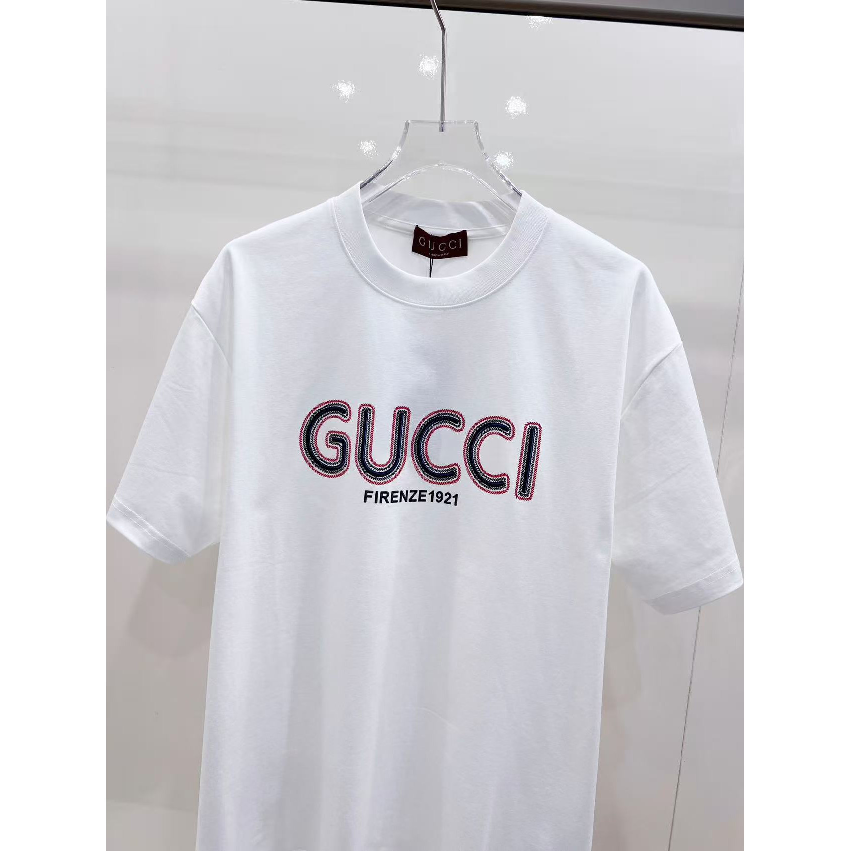 <p>GUCCI&nbsp;短袖圆领T恤(白)</p>