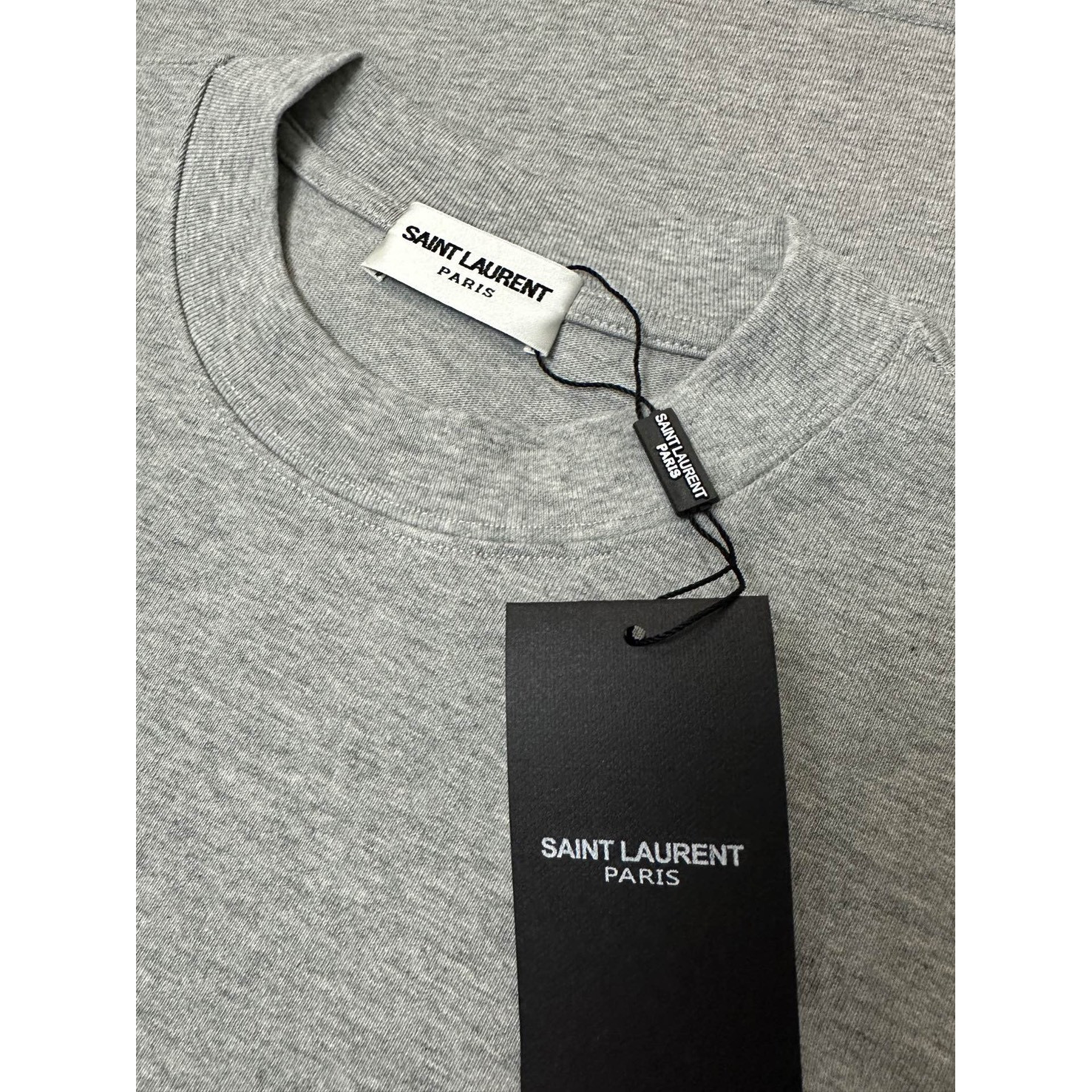 <p>YSL 小logo刺绣短袖T恤(灰)</p>
