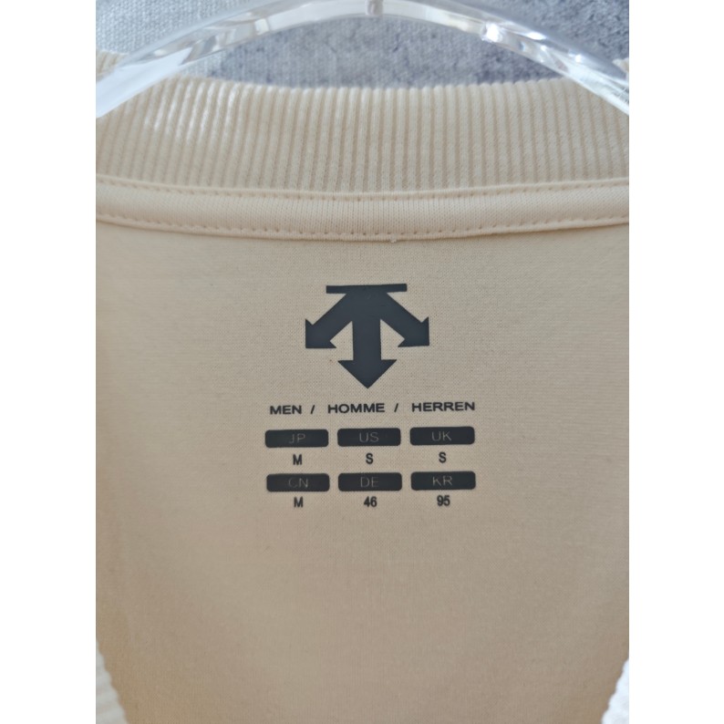 <p>DESCENTE 經典款棉 T (多色可選)</p>