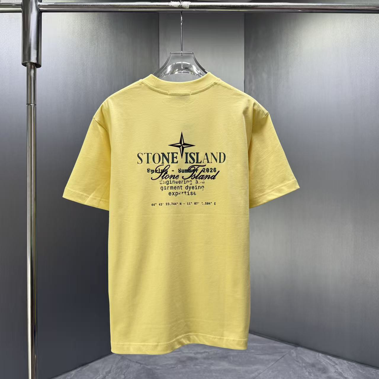 <p>Stone Island 短袖T恤(黃)</p>