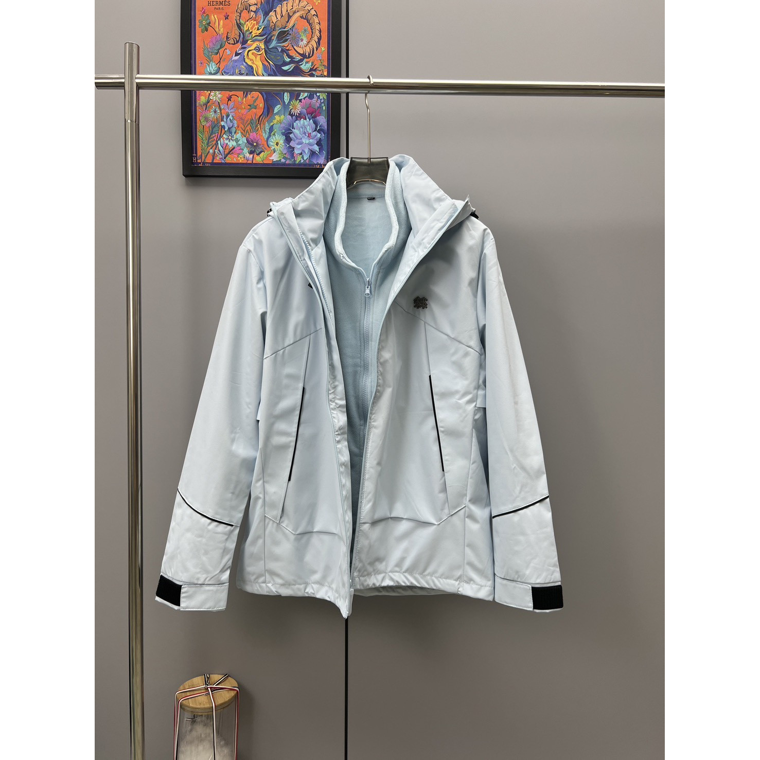 <p>KOLON SPORT KR系列冲锋衣外套(天蓝)</p>