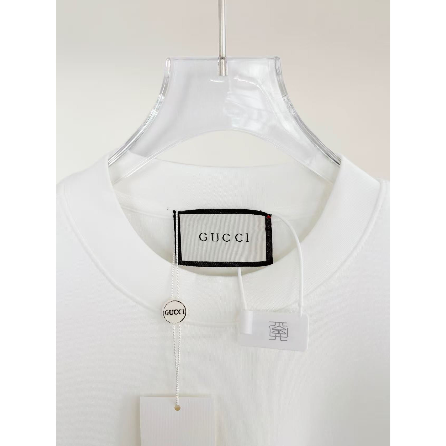 <p>GUCCI 刺绣短袖T恤(白)</p>