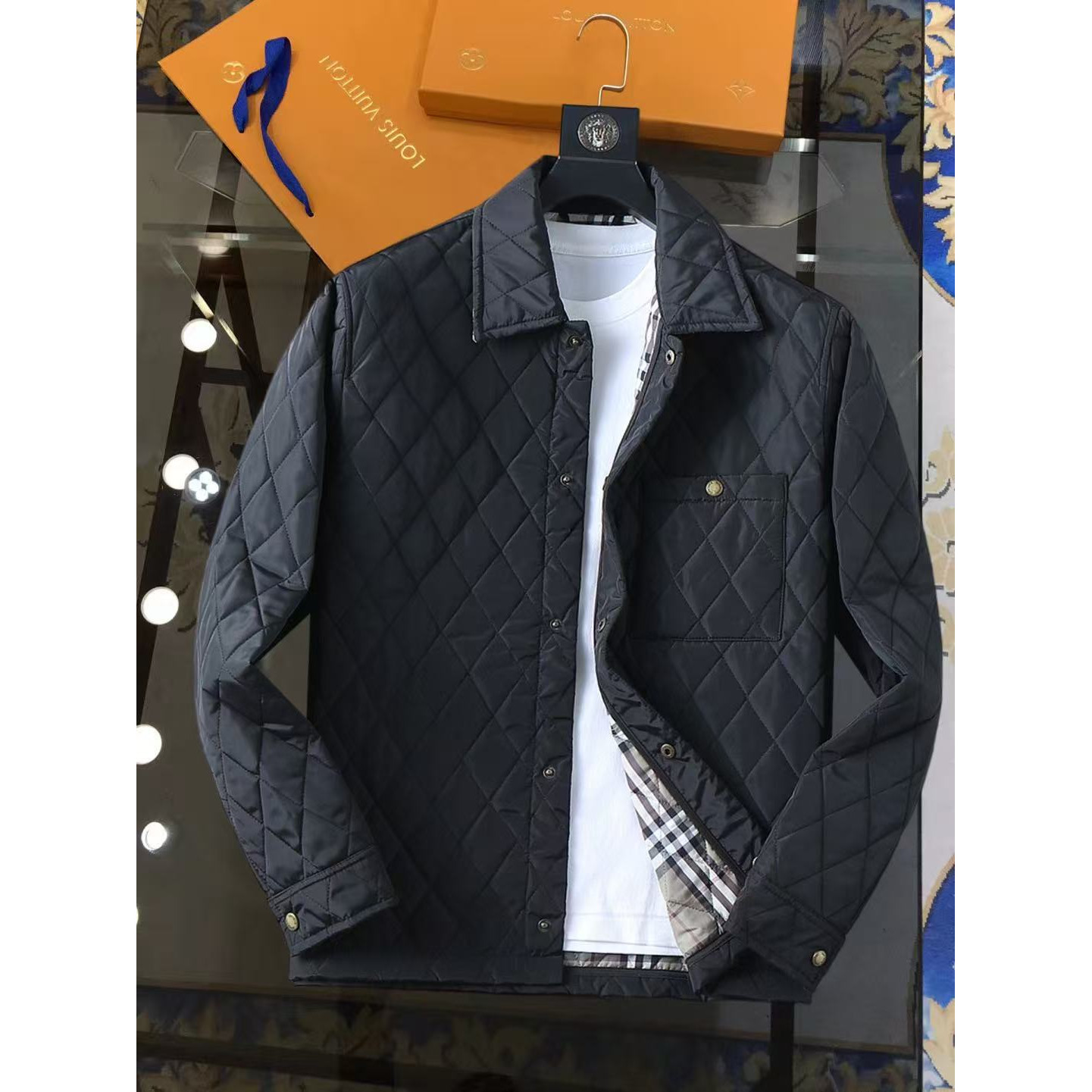 <p>BURBERRY 加厚棉服外套(黑)</p>