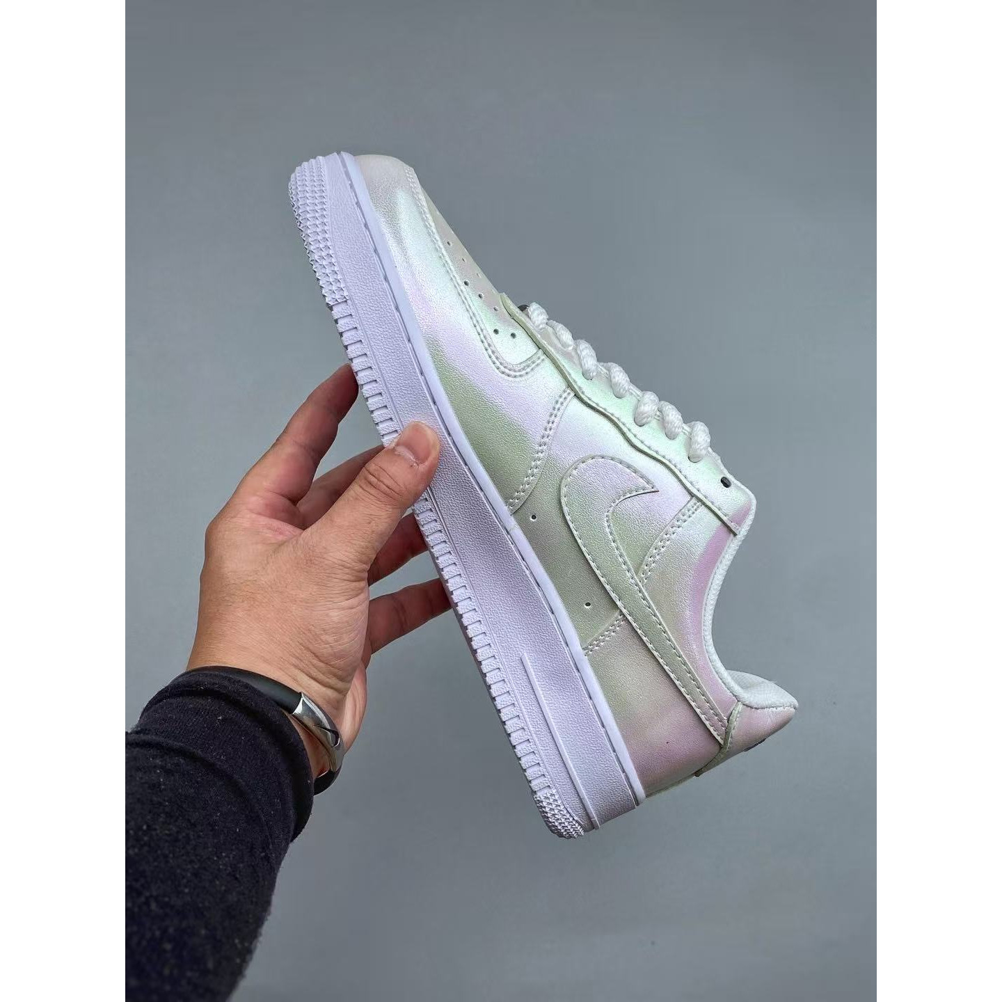 <p>Nike Air Force1 07 low &nbsp;联名款</p>