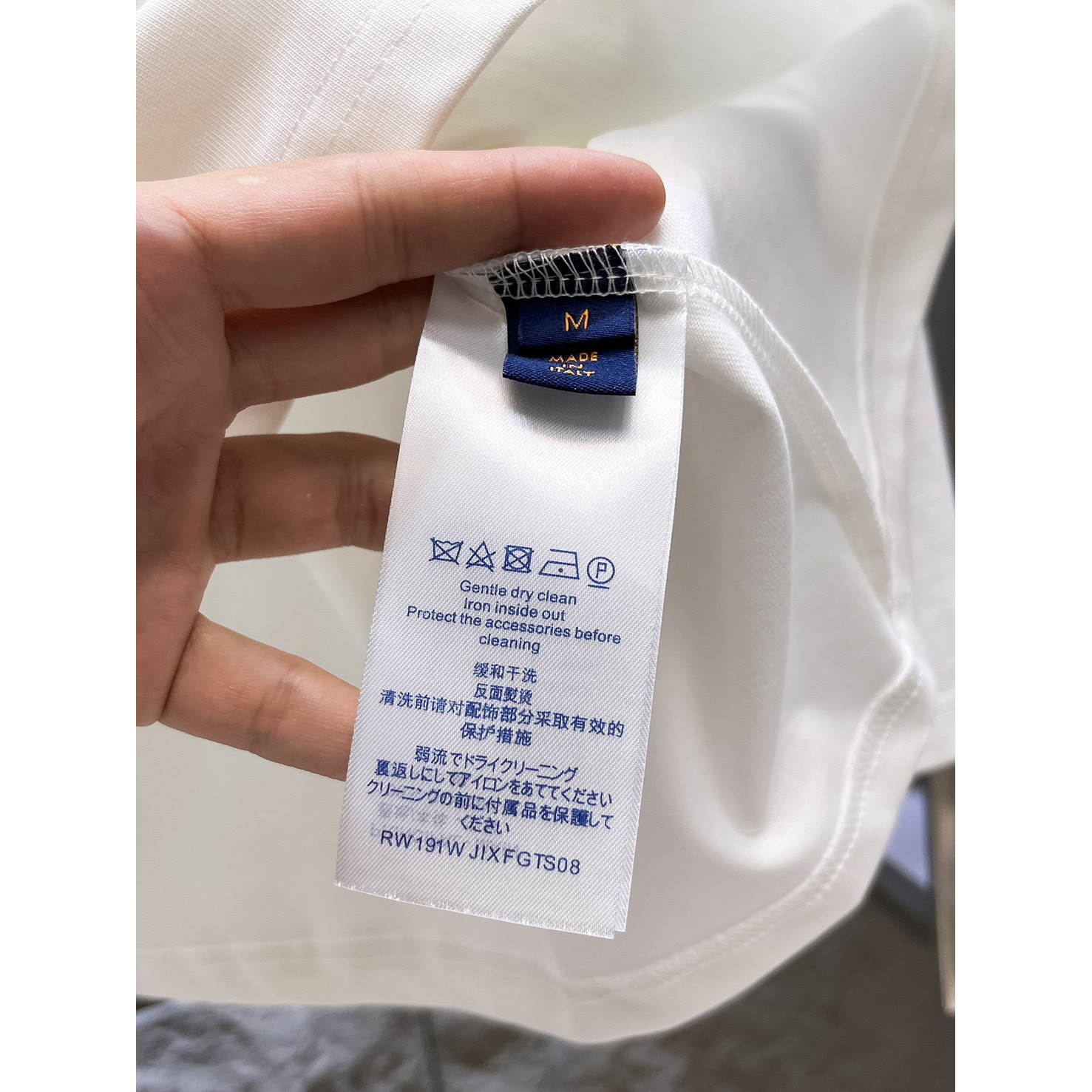 <p>LV 长袖T恤(白)</p>
