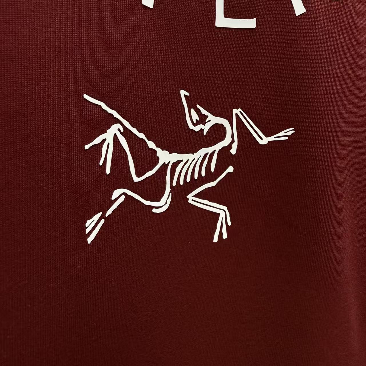 <p>Arc'teryx 短袖T恤(紅)</p>
