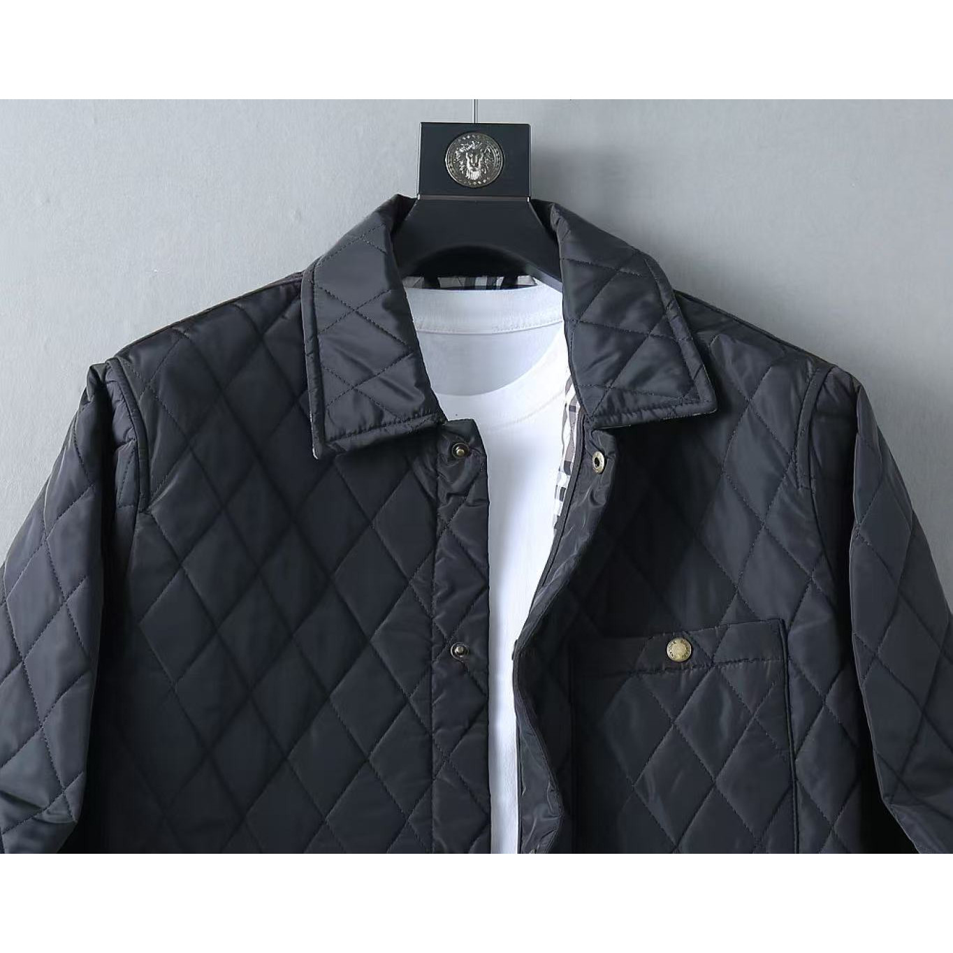 <p>BURBERRY 加厚棉服外套(黑)</p>