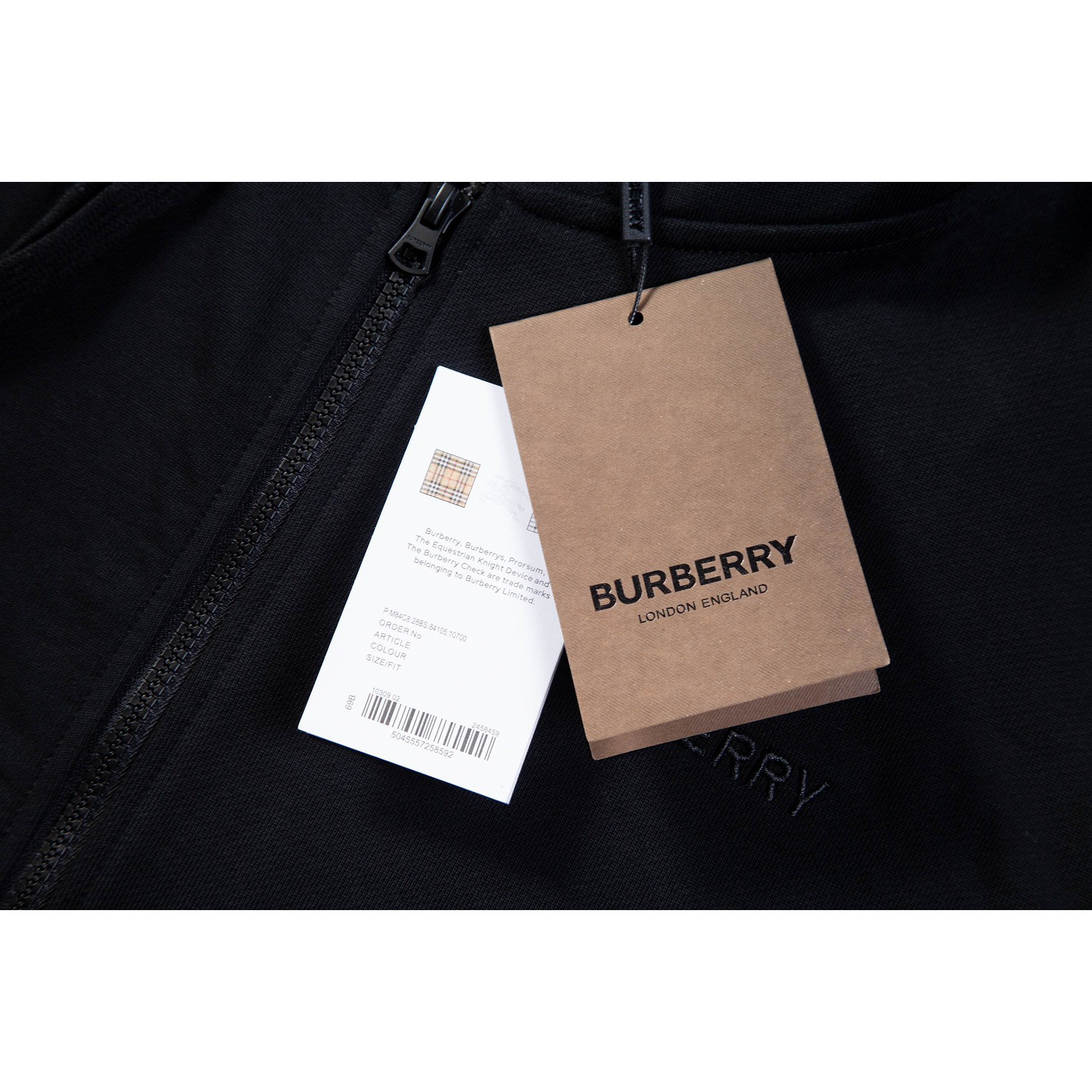 <p>Burberry 连帽外套(黑)</p>