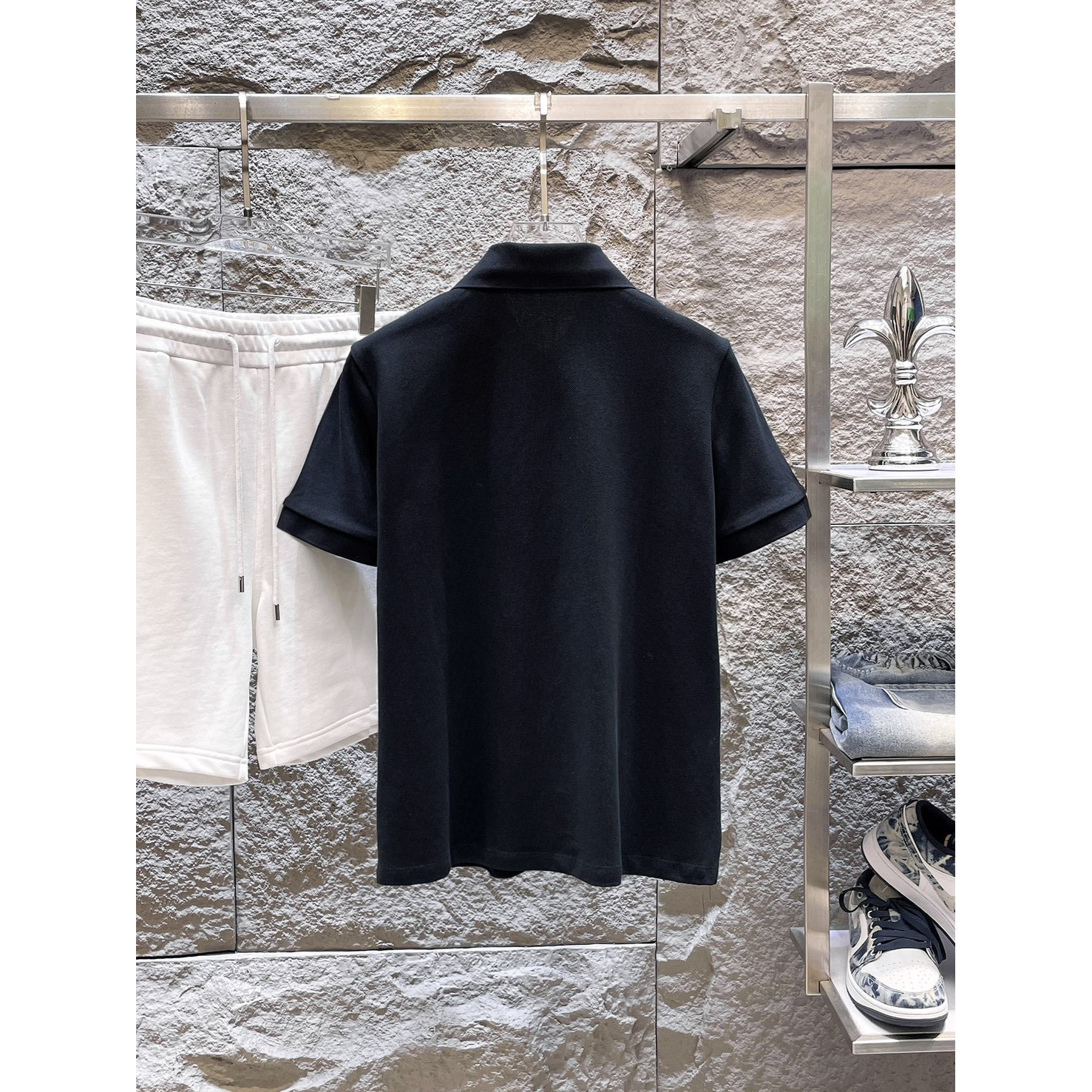<p>DIOR&nbsp;短袖翻领polo衫(黑)</p>