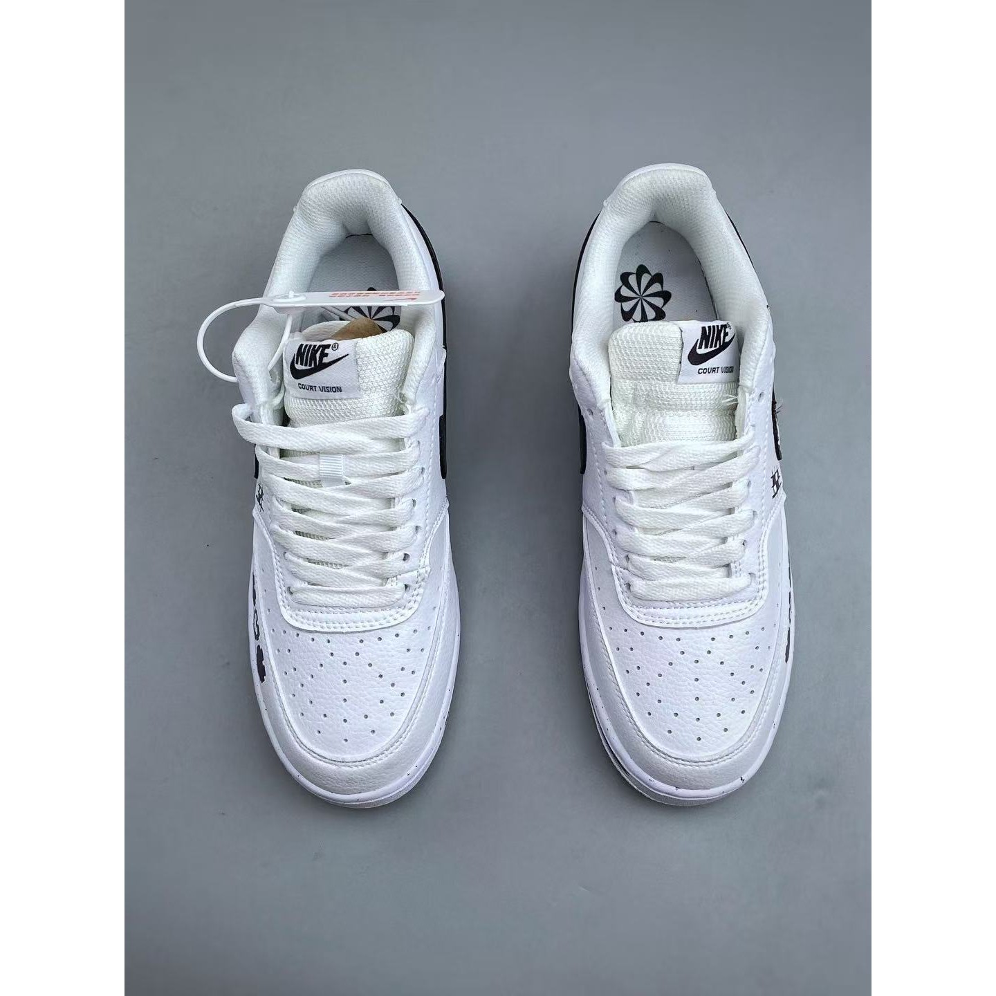 <p>NIKE COURTVISION 手绘泼墨涂鸦定制板鞋 (白)</p>