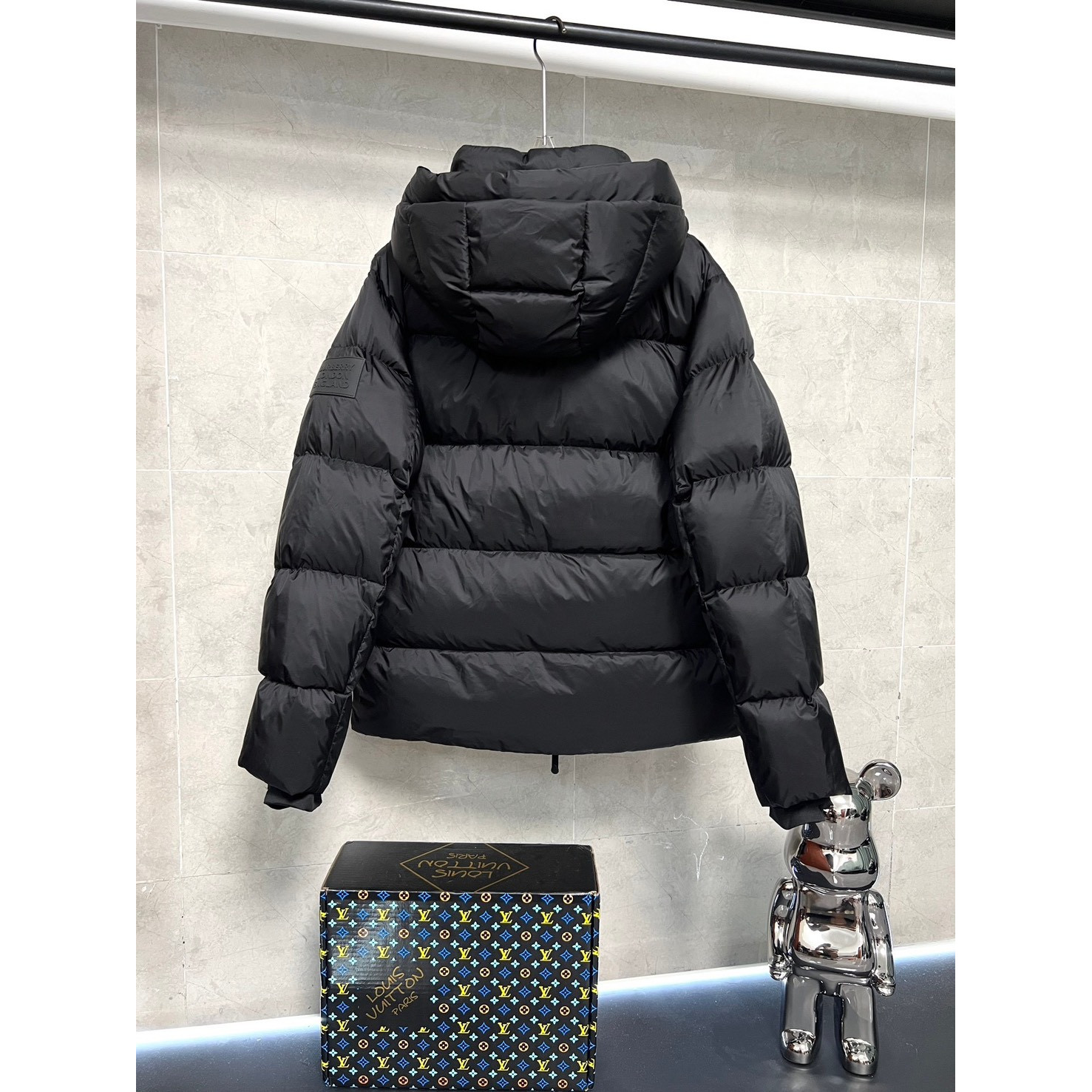 <p>BURBERRY 羽绒服(黑)</p>