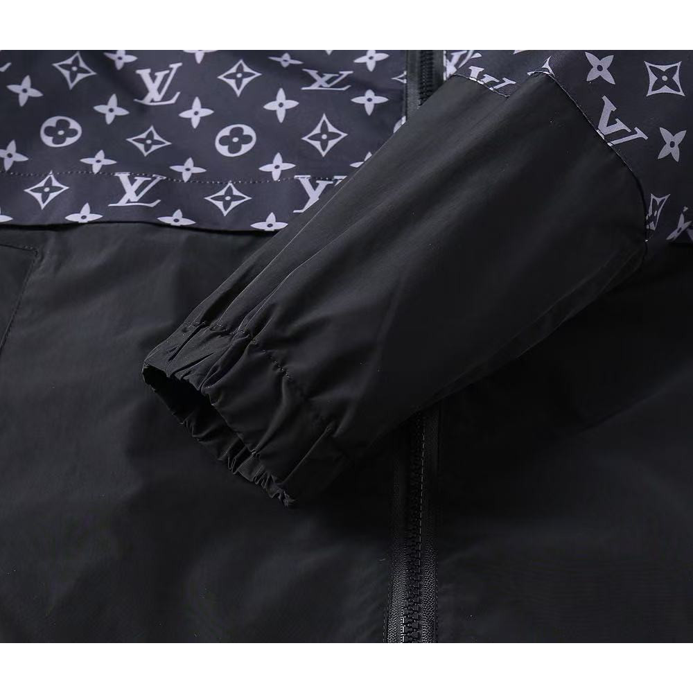<p>LV 男士夹克外套(紫)</p>