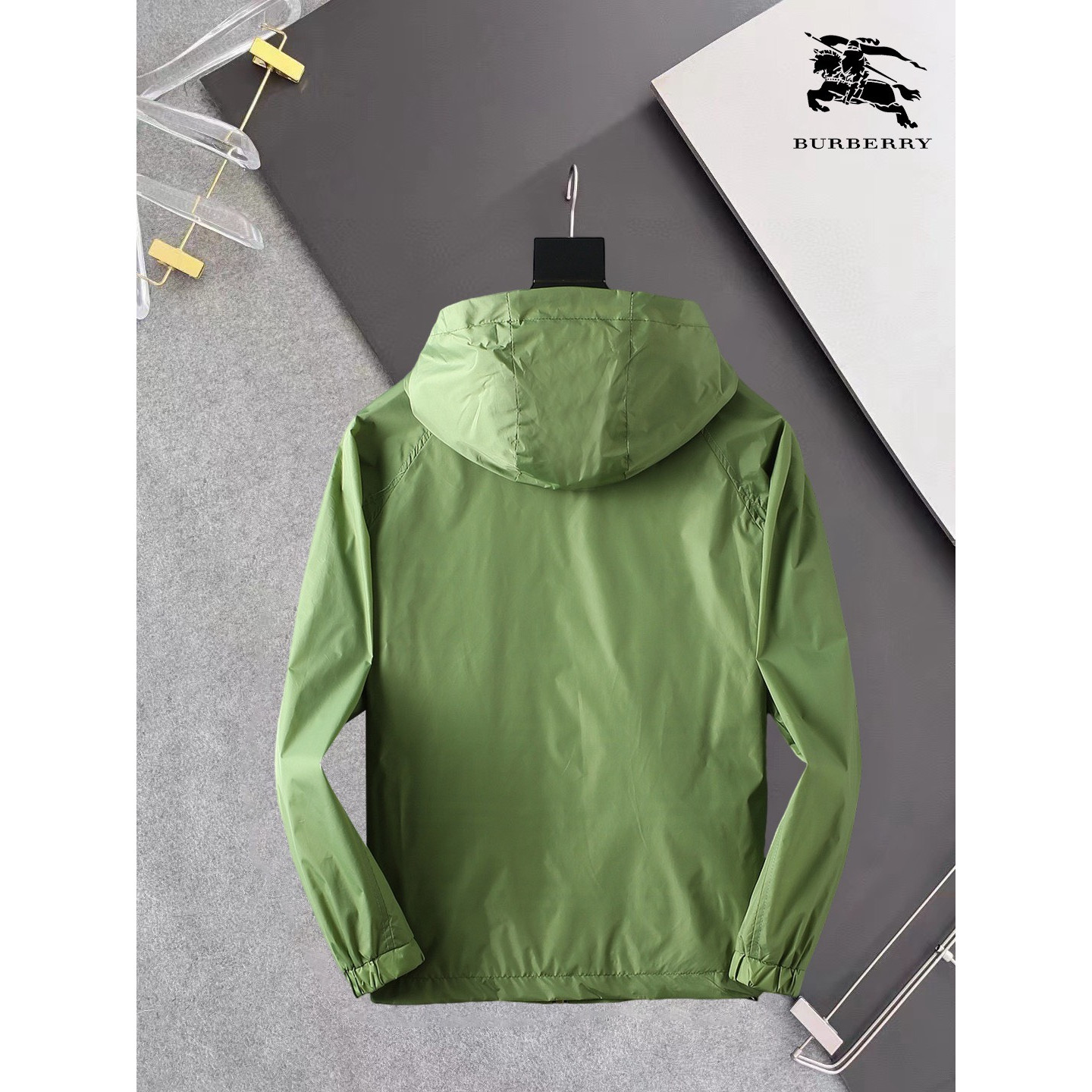 <p>BURBERRY 夹克外套(时尚设计师款)(綠)</p>