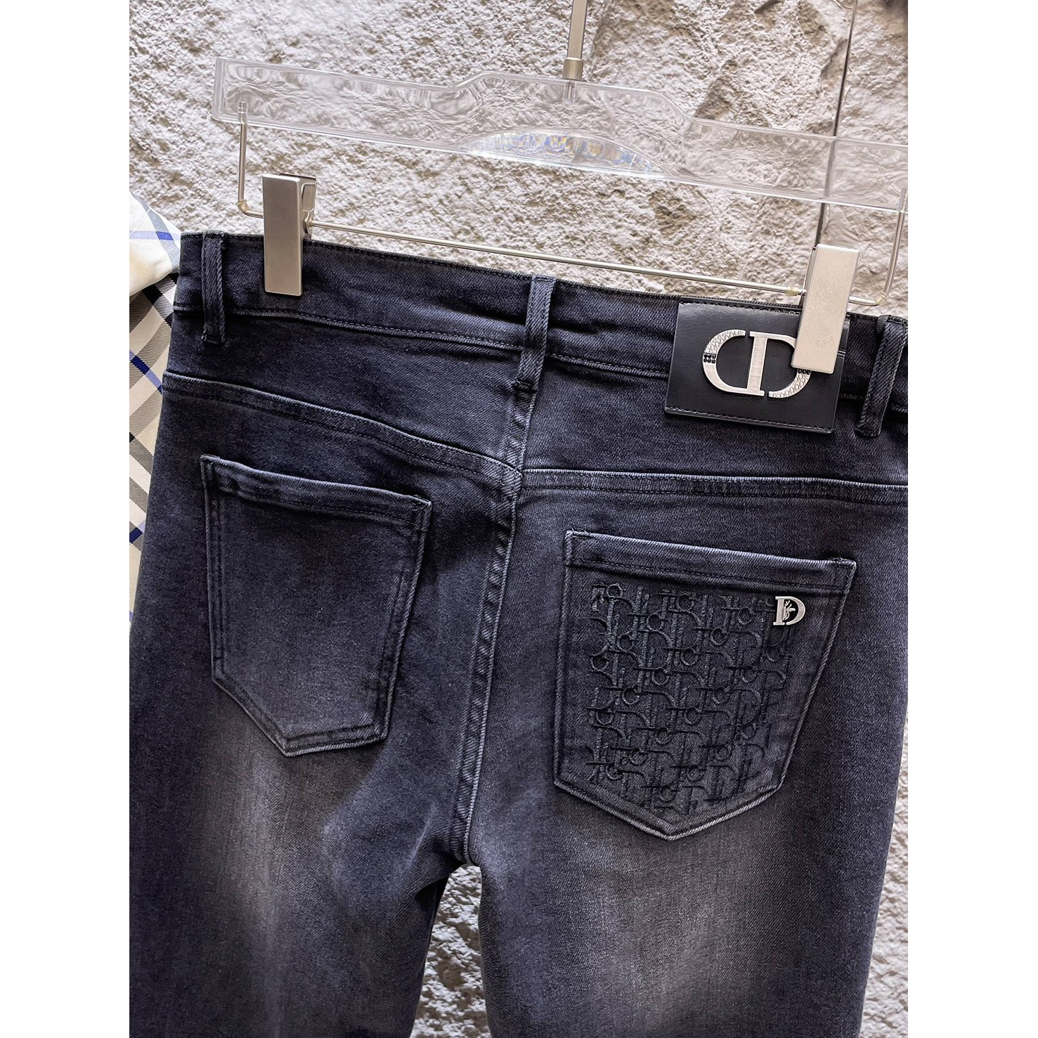 <p>DIOR 高端牛仔裤(黑)</p>