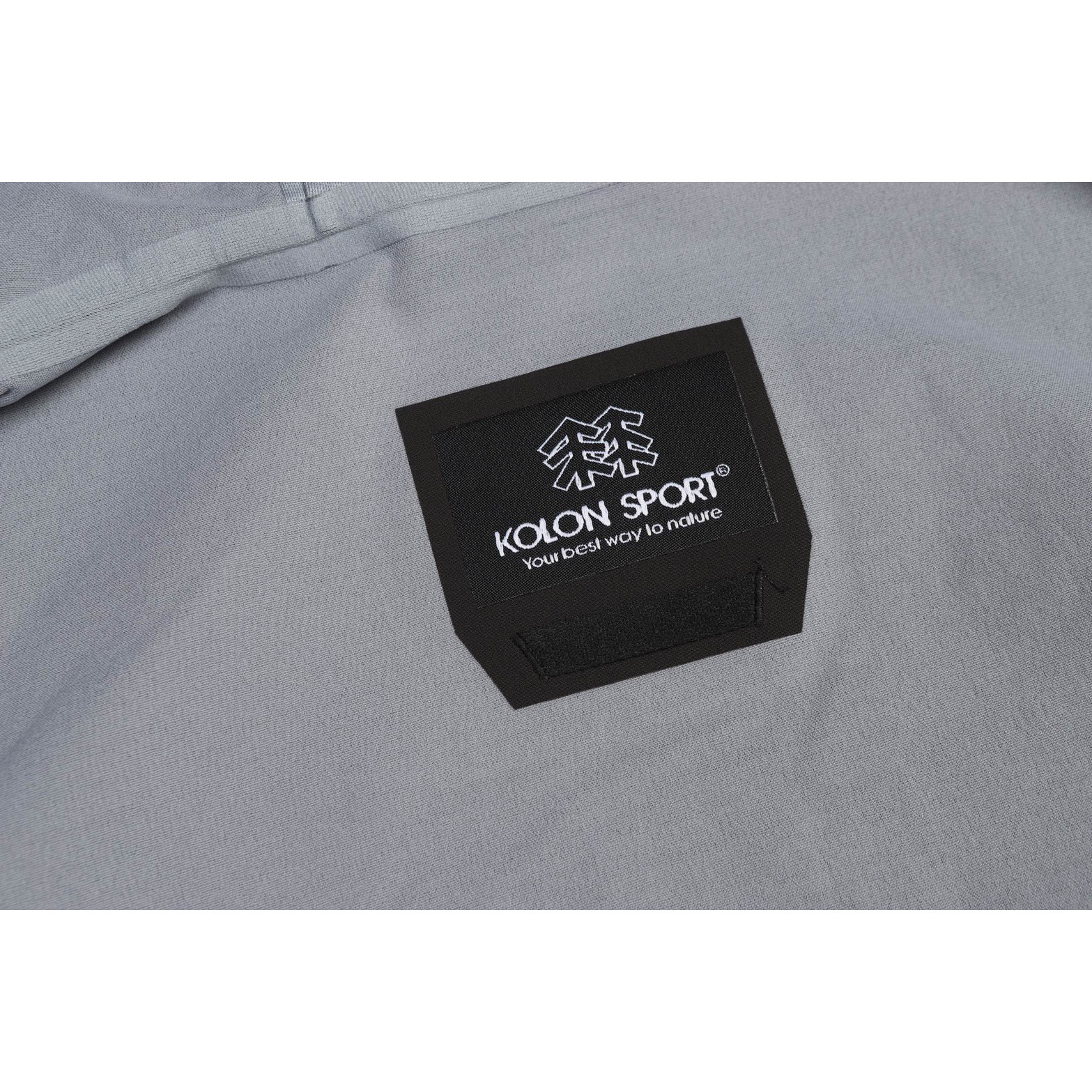 <p>Kolon Sport OT单拉链连帽冲锋衣(黑)</p>