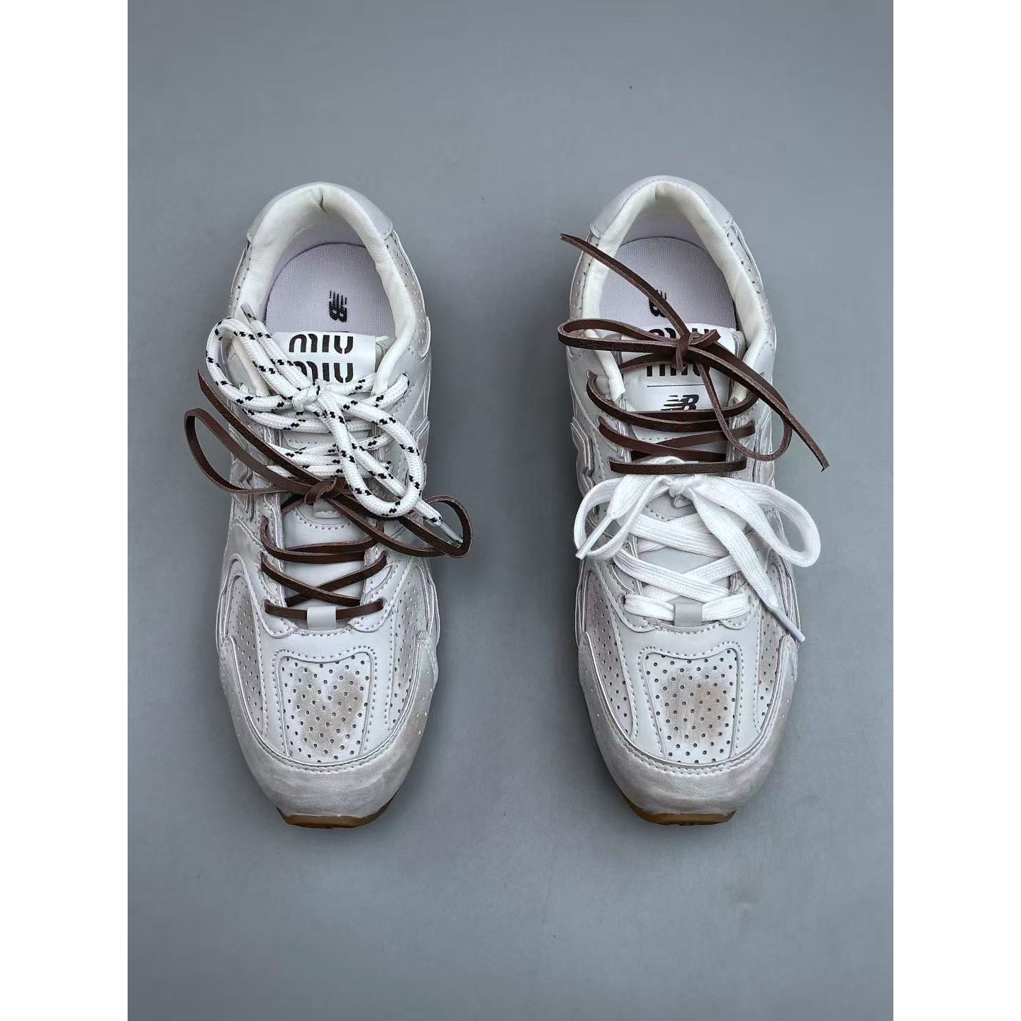 <p>MiuMiu x New Balance 联名款 德训鞋(白)&nbsp;</p>