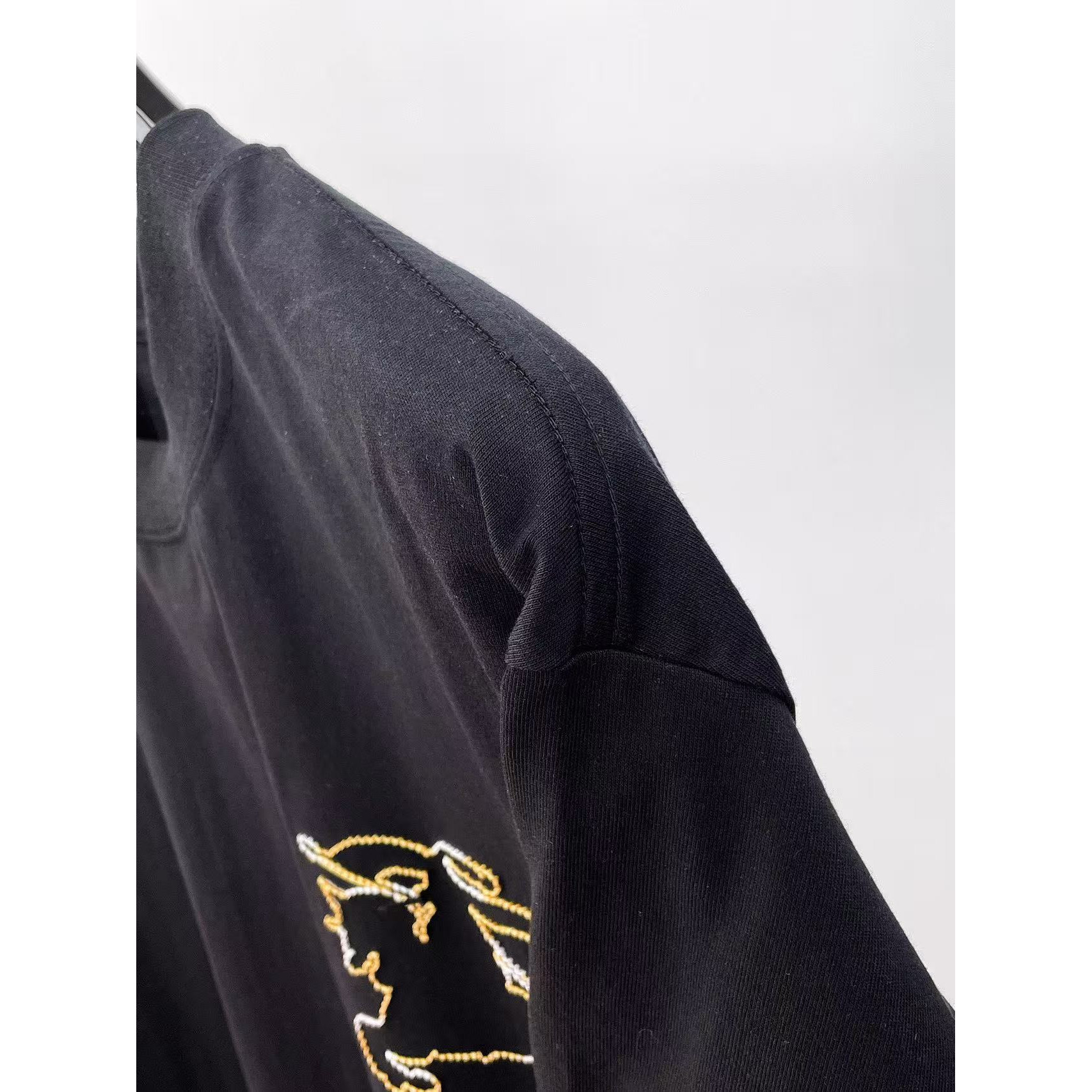<p>BURBERRY&nbsp;专柜新款短袖T恤(黑)</p>