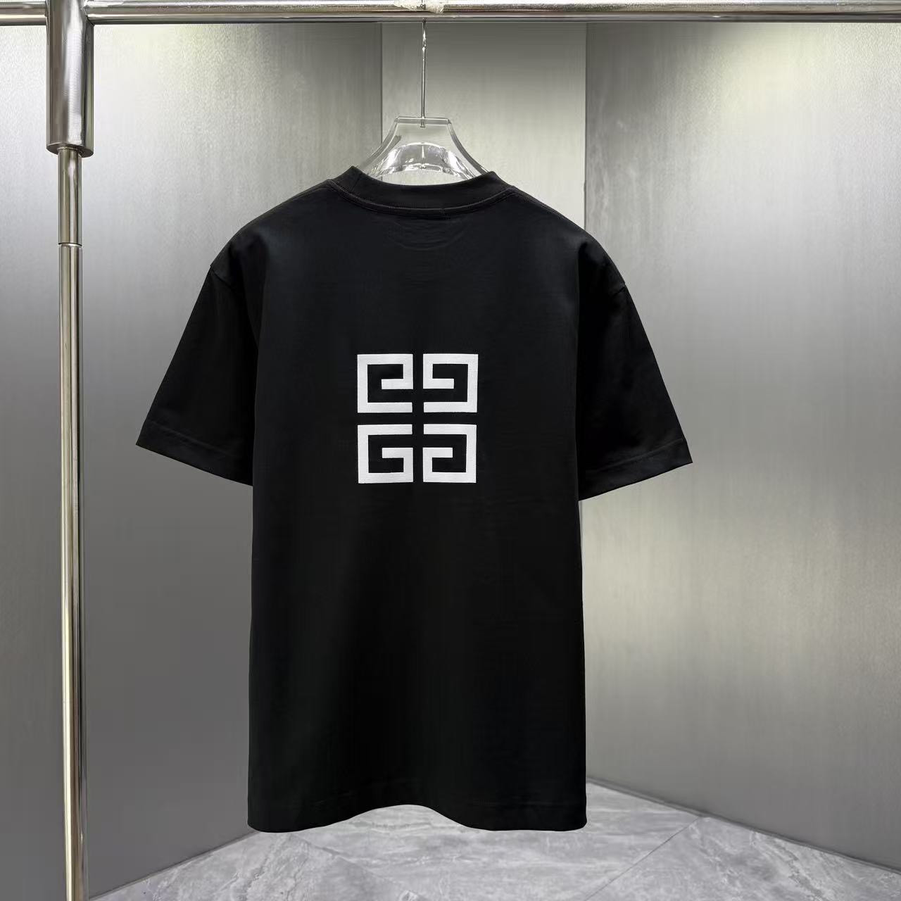 <p>Givenchy 短袖T恤(黑)</p>