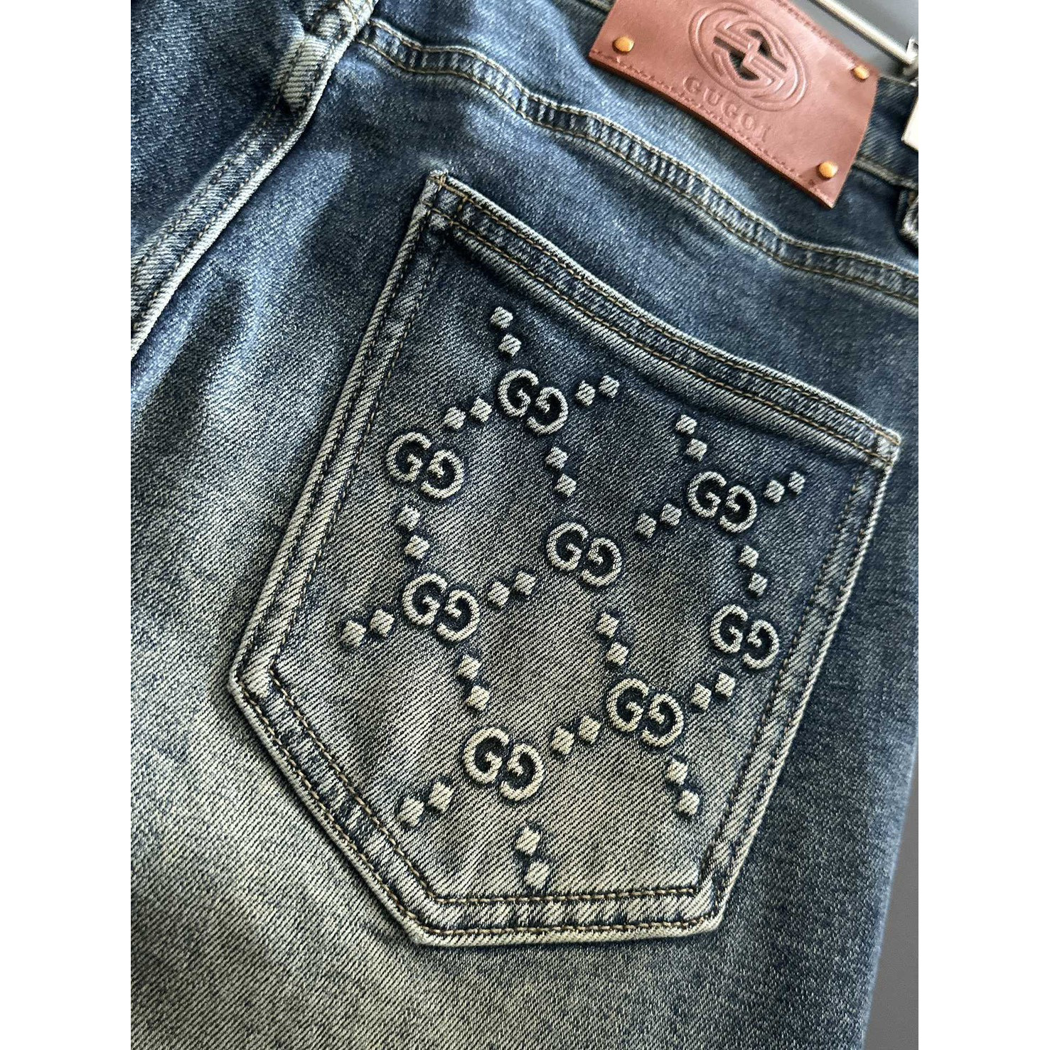 <p>GUCCI 高品质牛仔裤</p>