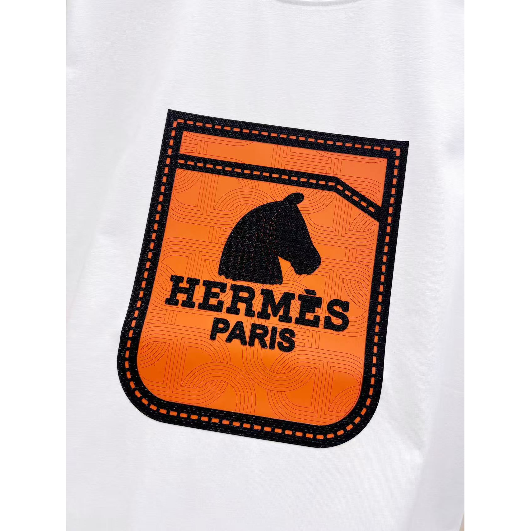 <p>HERMES 短袖圆领T恤(白)</p>