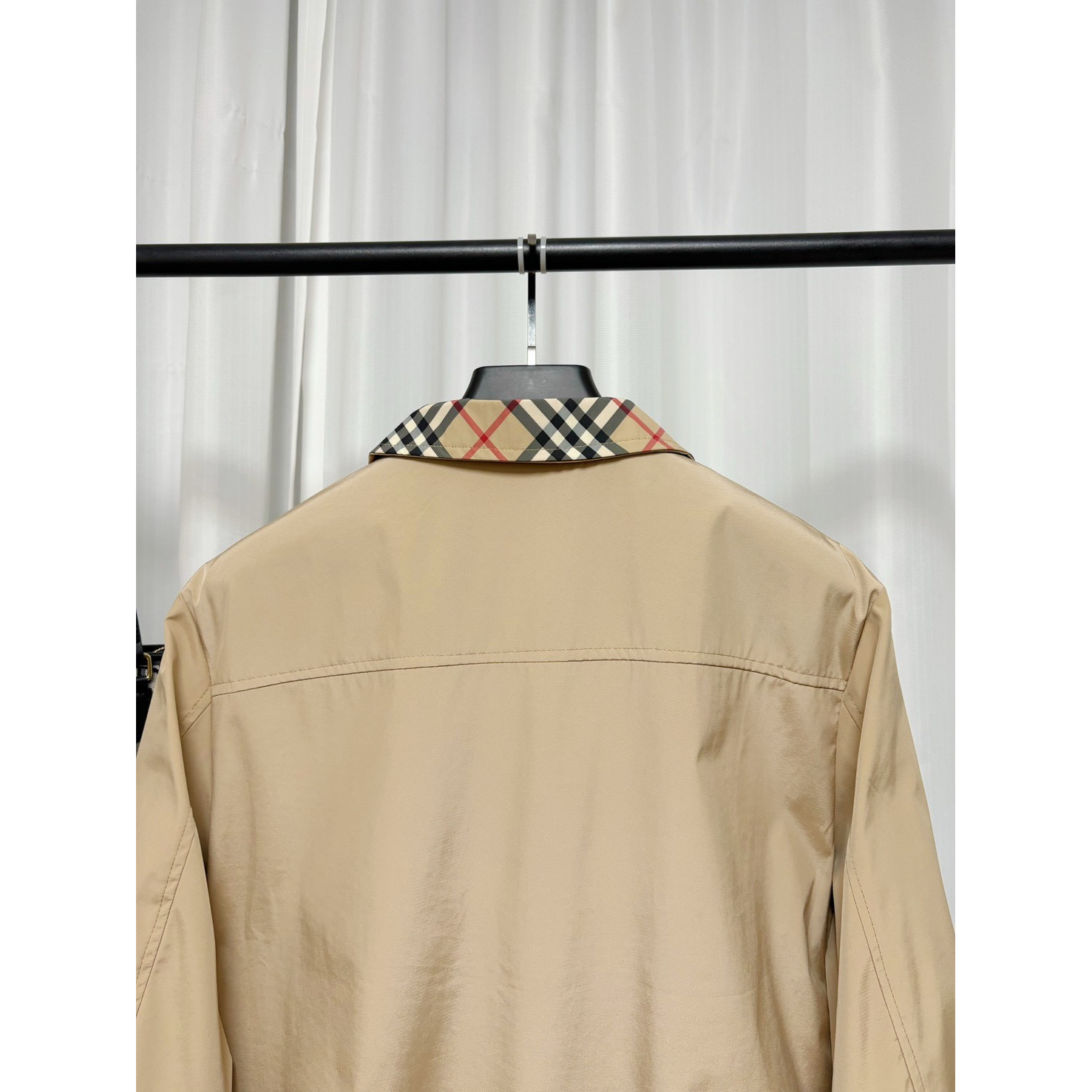 <p>Burberry 夹克外套</p>
