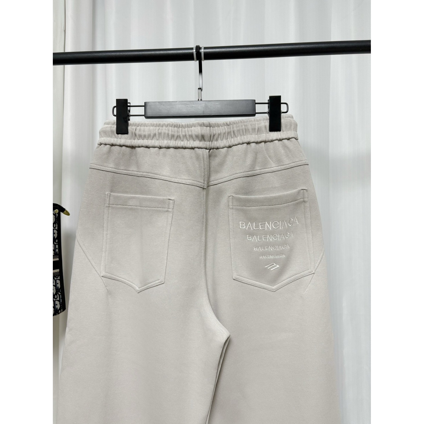 <p>Balenciaga 休闲长裤</p>