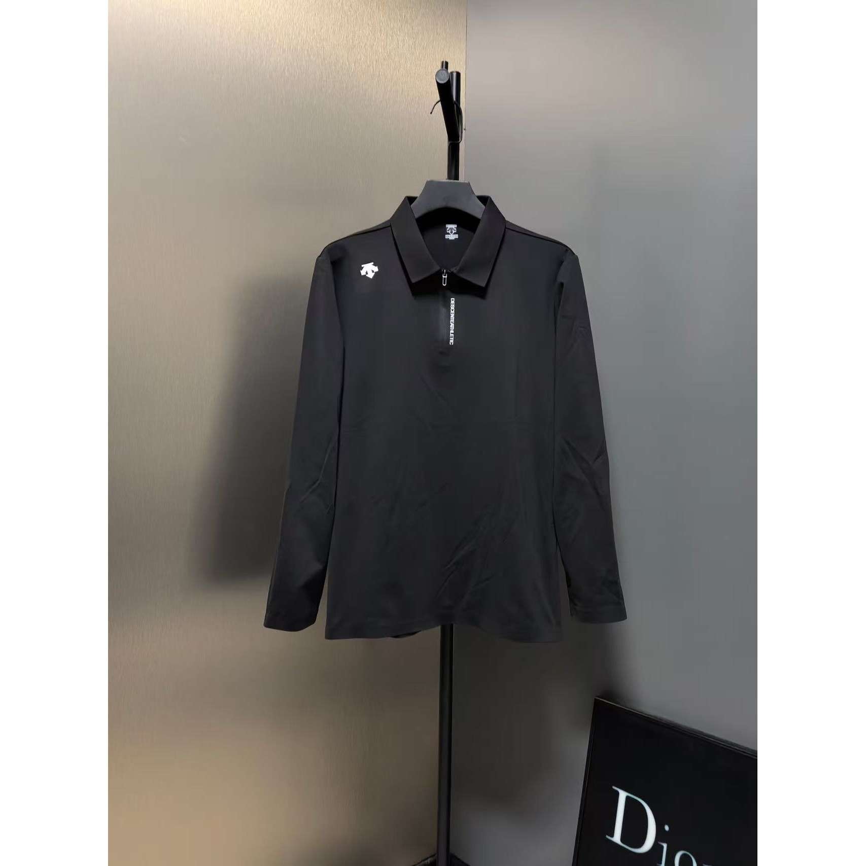 <p>Descente 半拉连长袖打底(黑)</p>