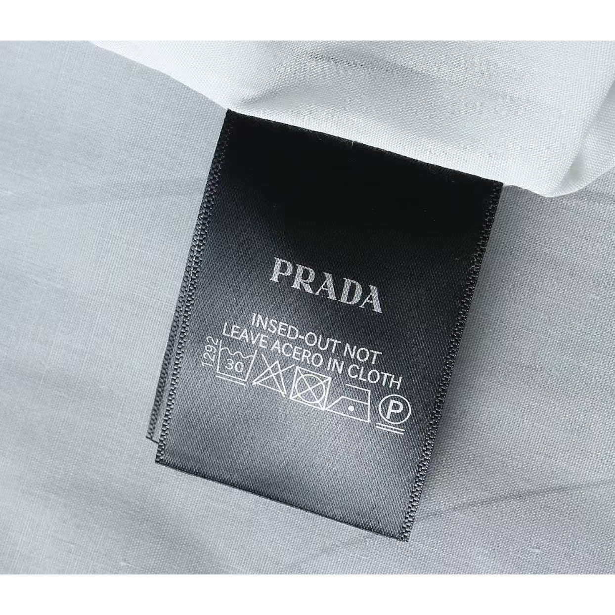 <p>PRADA 男士夹克外套(藍)</p>