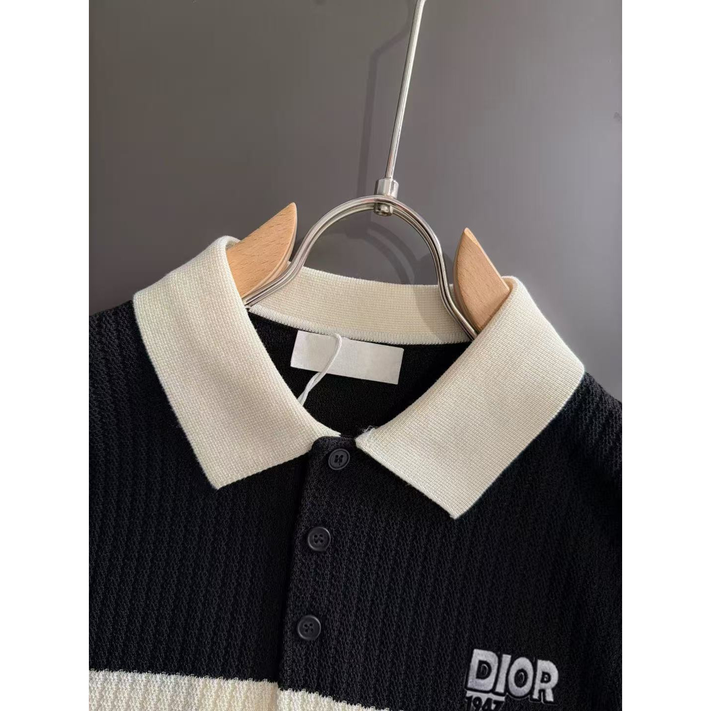 <p>DIOR 男款短袖T恤(786902)</p>