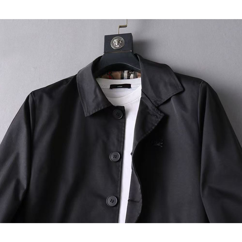 <p>BURBERRY 男士夹克外套(黑)</p>