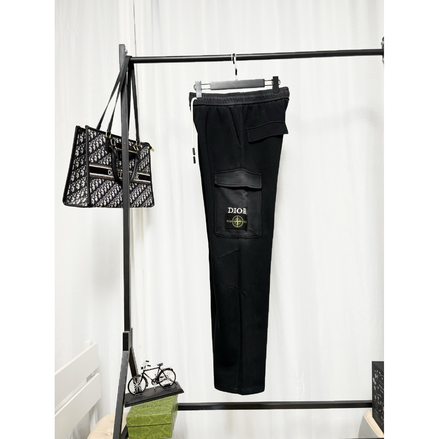 <p>Dior 休闲长裤</p>